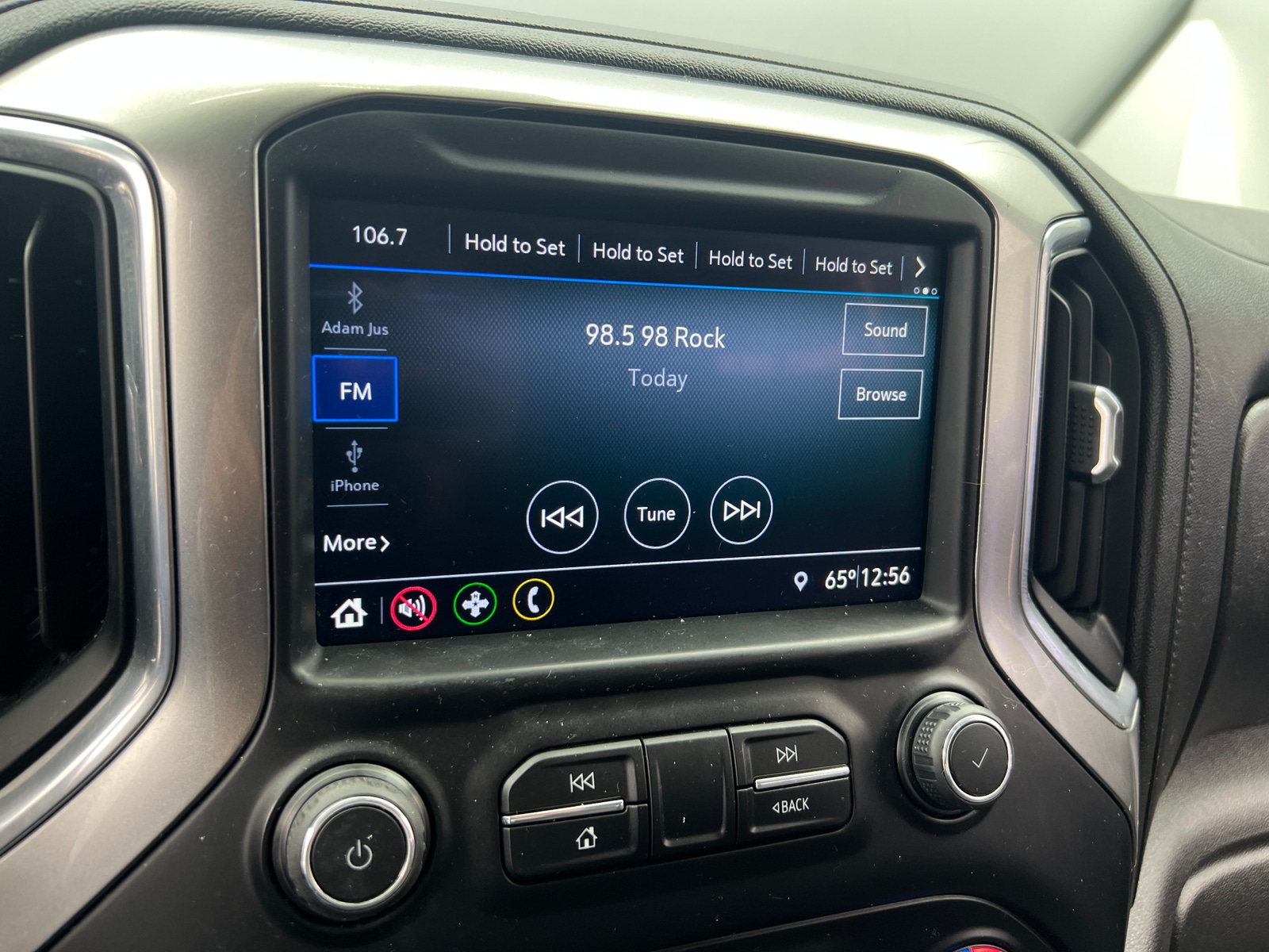 Thumbnail: 2019 Chevrolet Silverado 1500 - 4