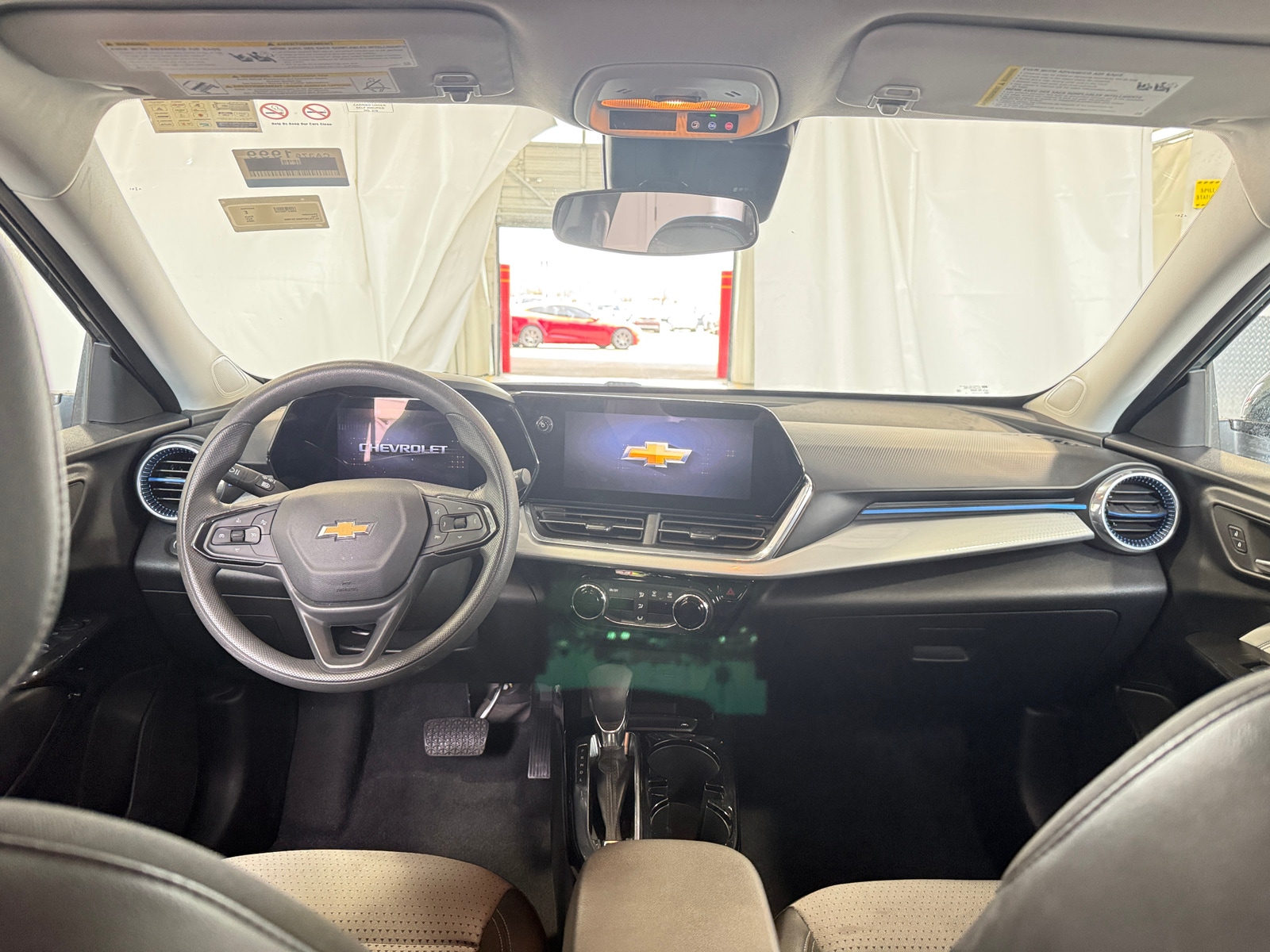 Thumbnail: 2025 Chevrolet Trax - 3