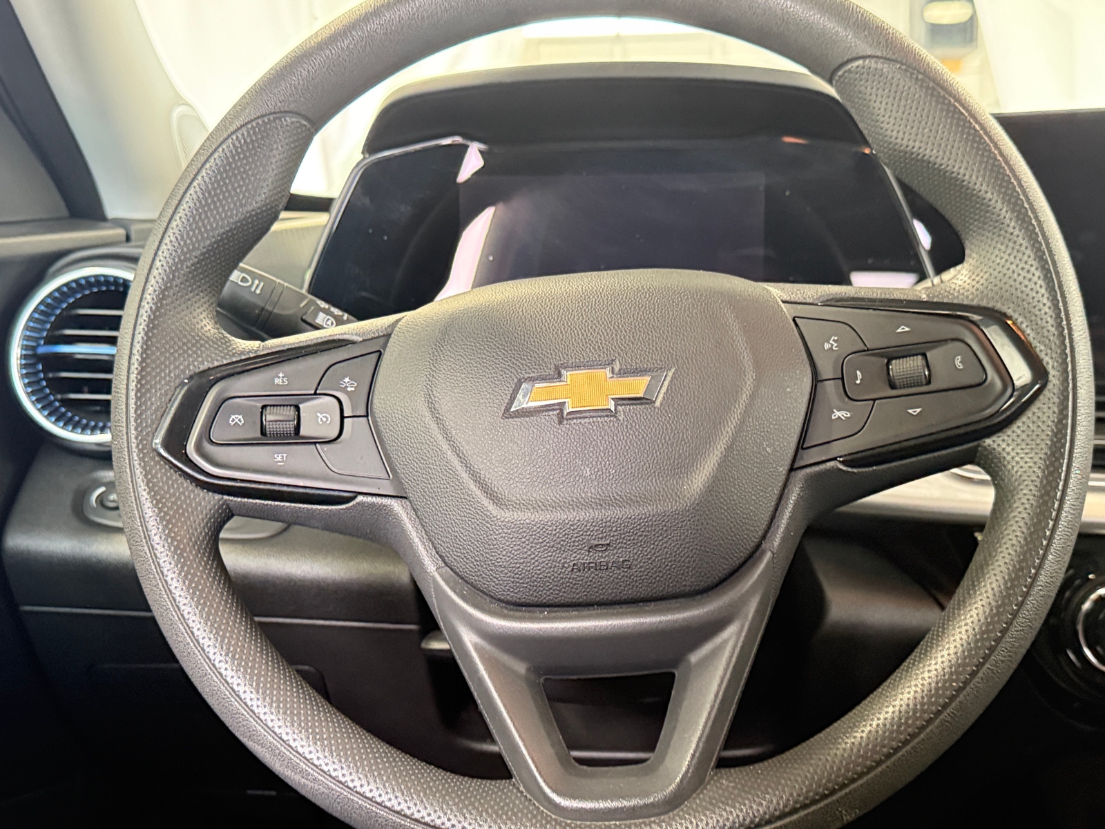 Thumbnail: 2025 Chevrolet Trax - 5