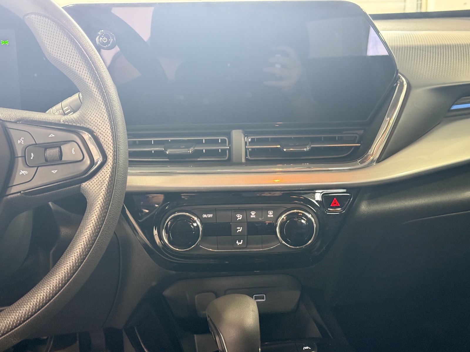 Thumbnail: 2025 Chevrolet Trax - 4