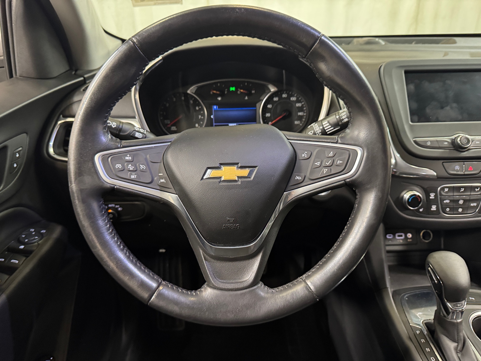 Thumbnail: 2022 Chevrolet Equinox - 5