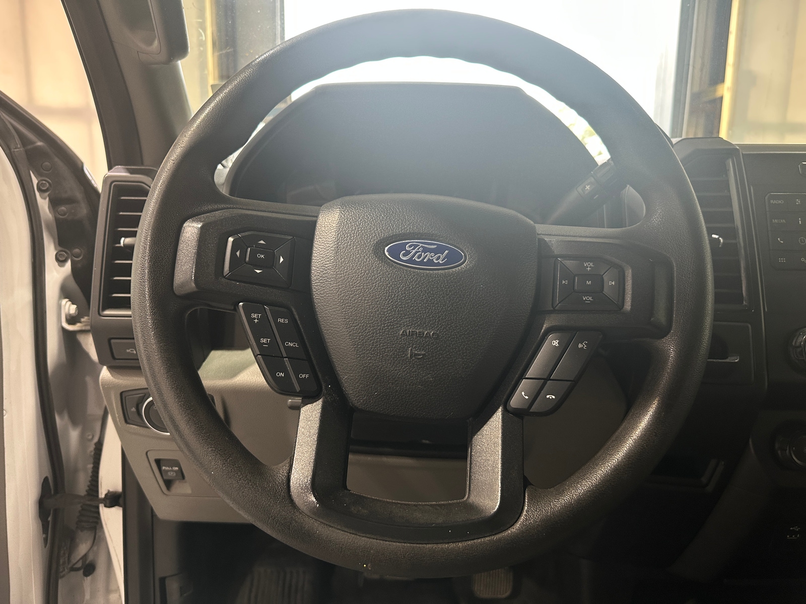 Thumbnail: 2019 Ford Econoline - 5