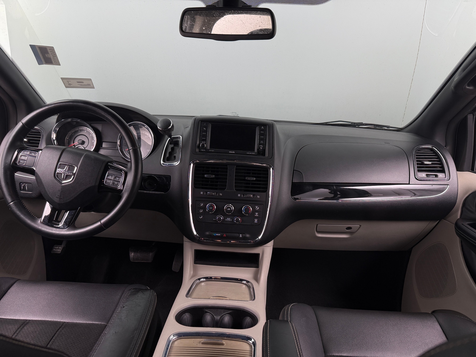 Thumbnail: 2019 Dodge Grand Caravan - 2