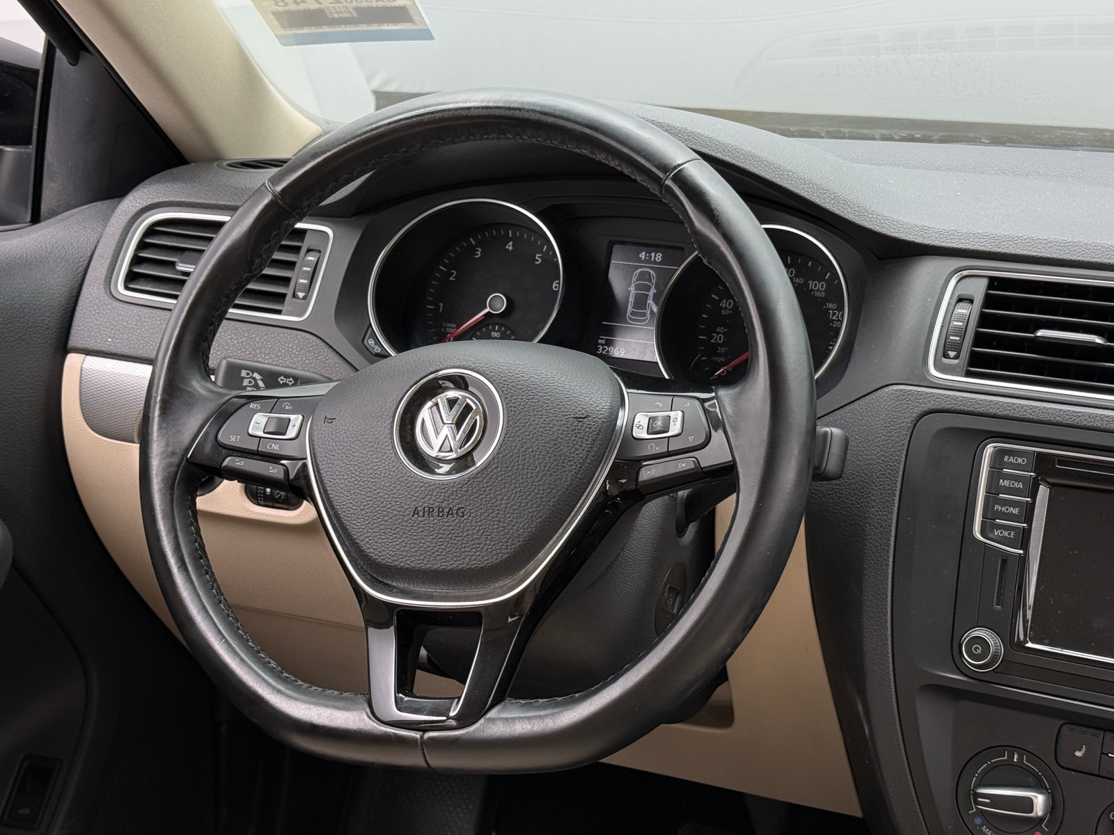 Thumbnail: 2018 Volkswagen Jetta - 4