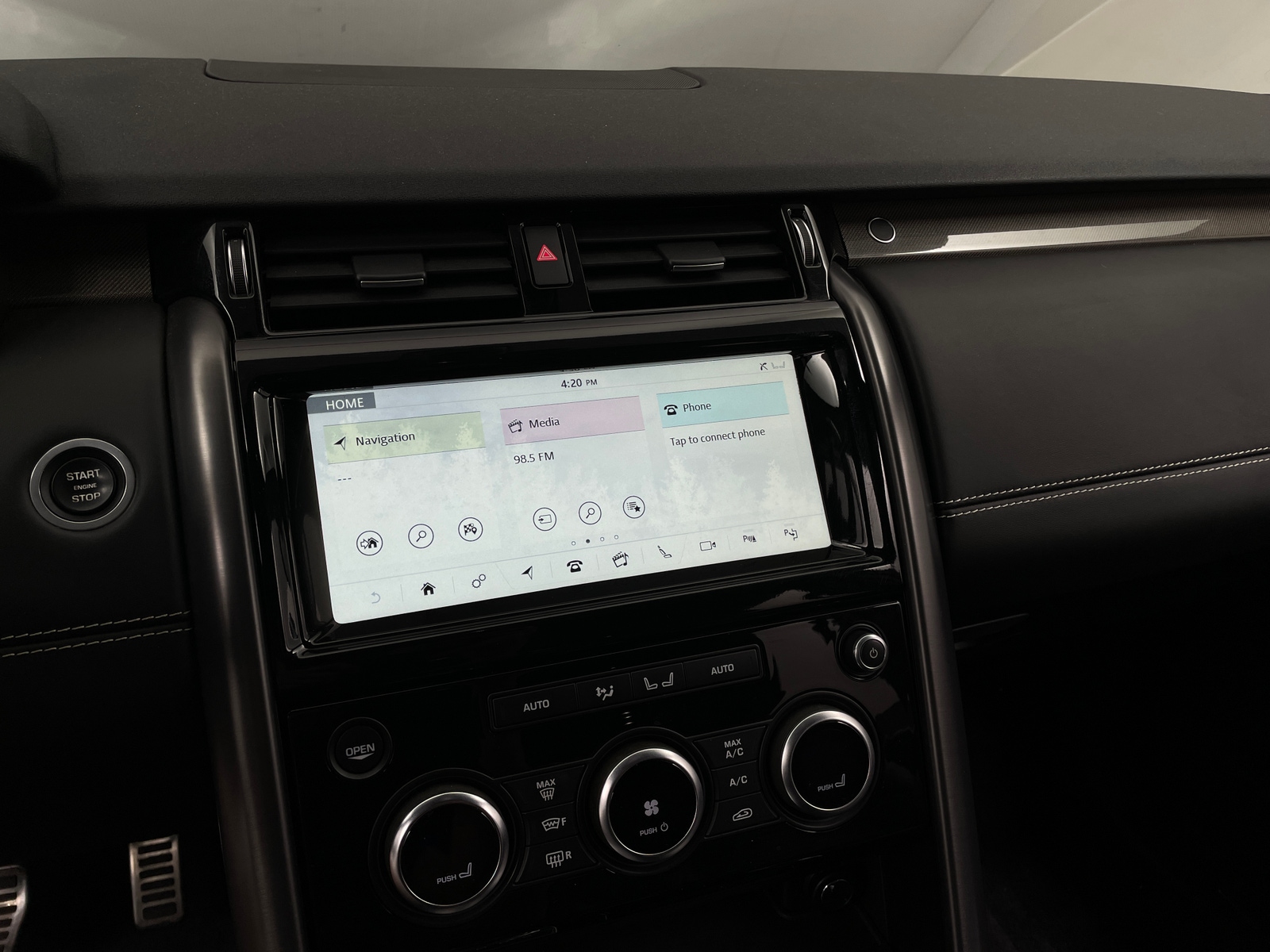 Thumbnail: 2020 Land Rover Discovery - 3