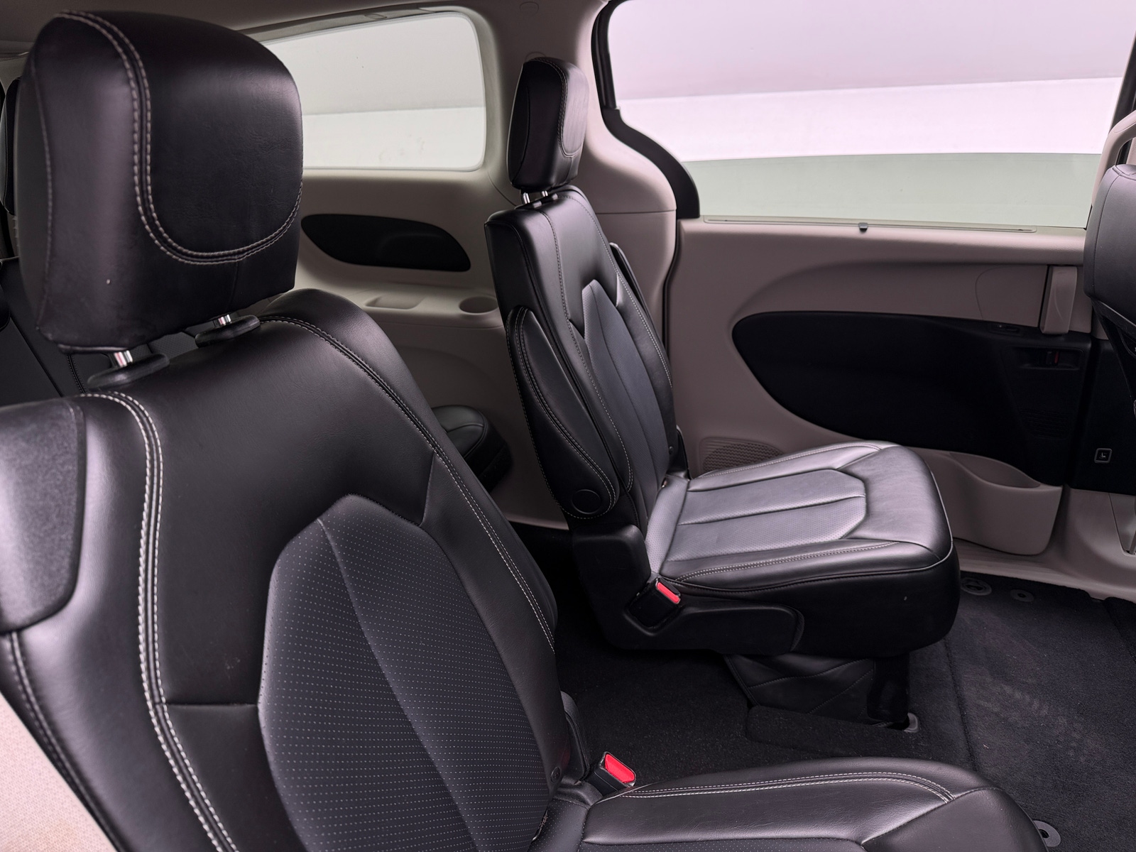 Thumbnail: 2023 Chrysler Pacifica - 5