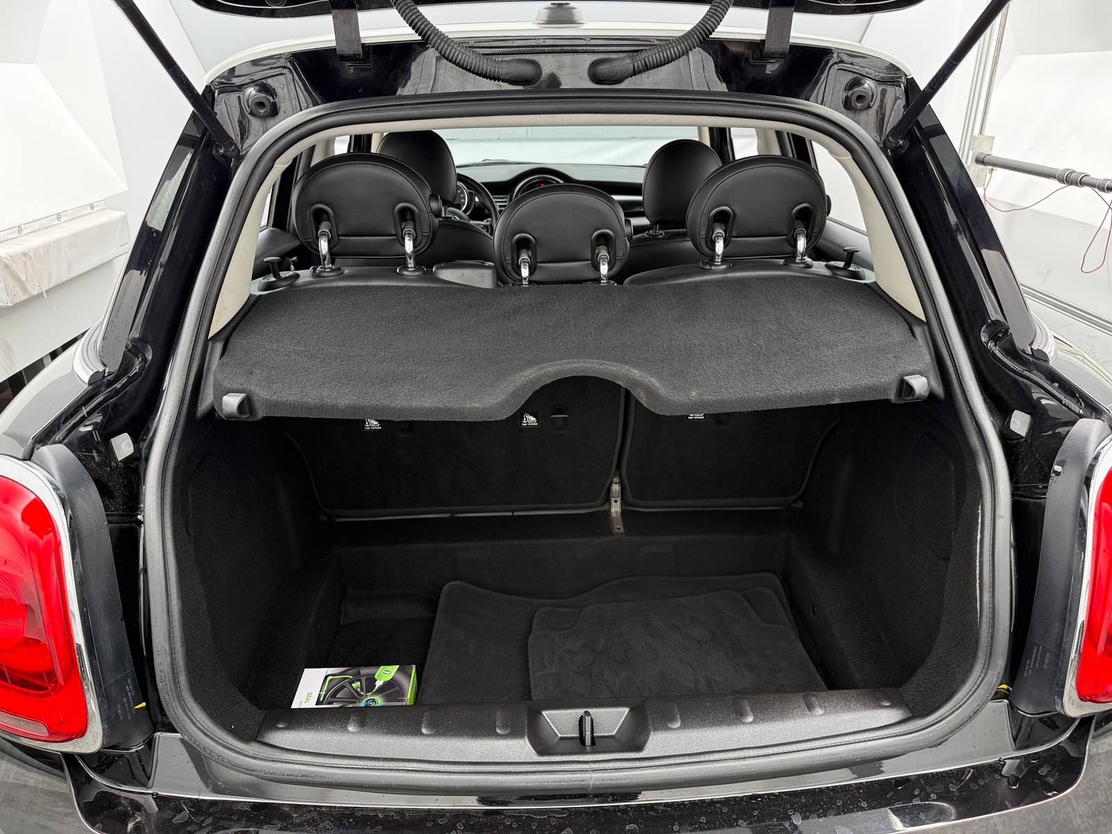 Thumbnail: 2019 MINI Cooper Hardtop - 7