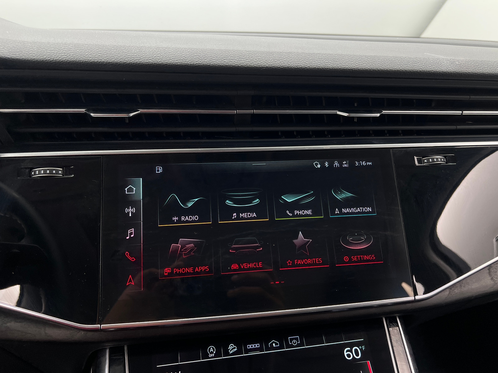 Thumbnail: 2022 Audi Q7 - 3