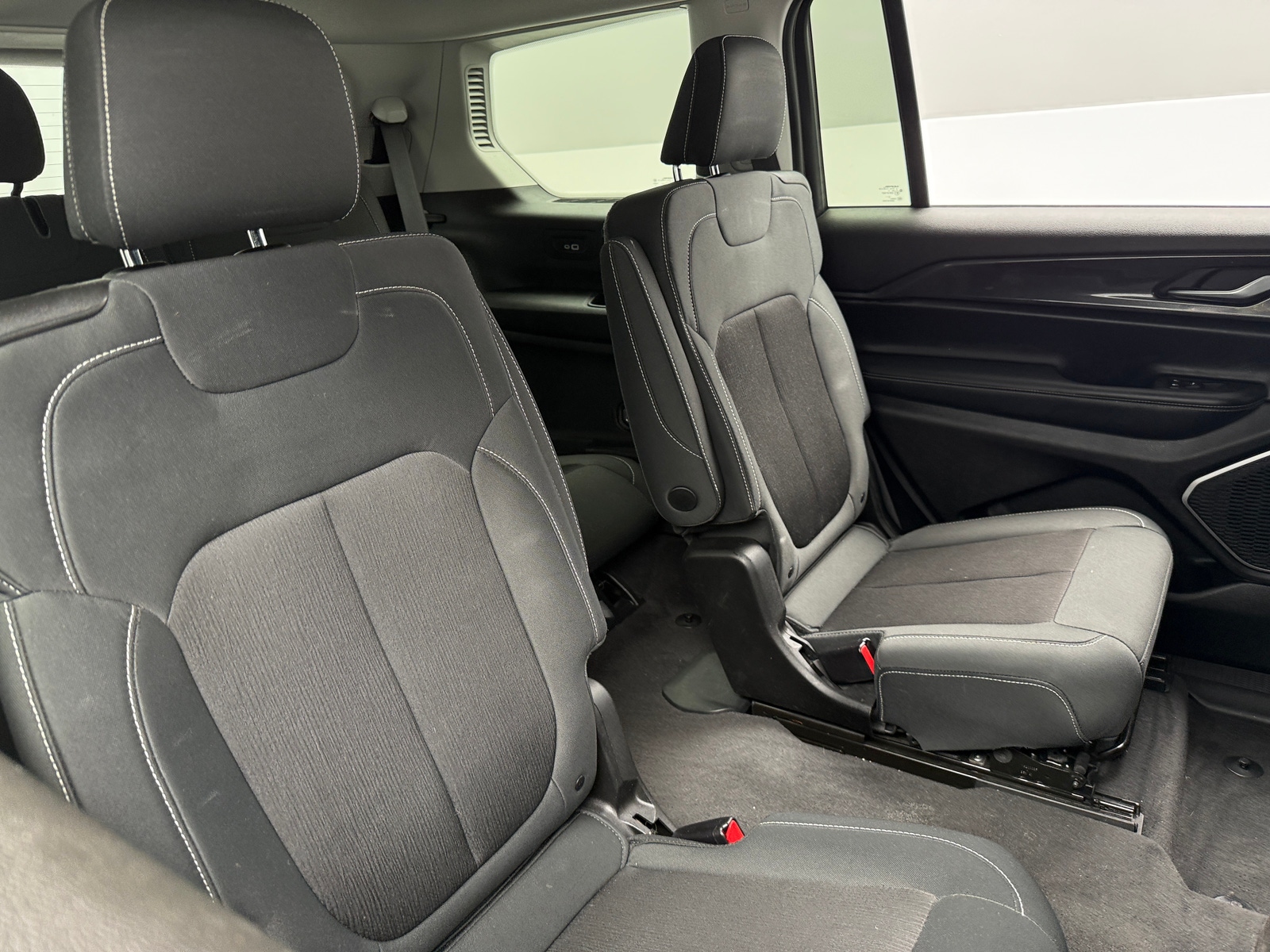 Thumbnail: 2022 Jeep Grand Cherokee L - 6