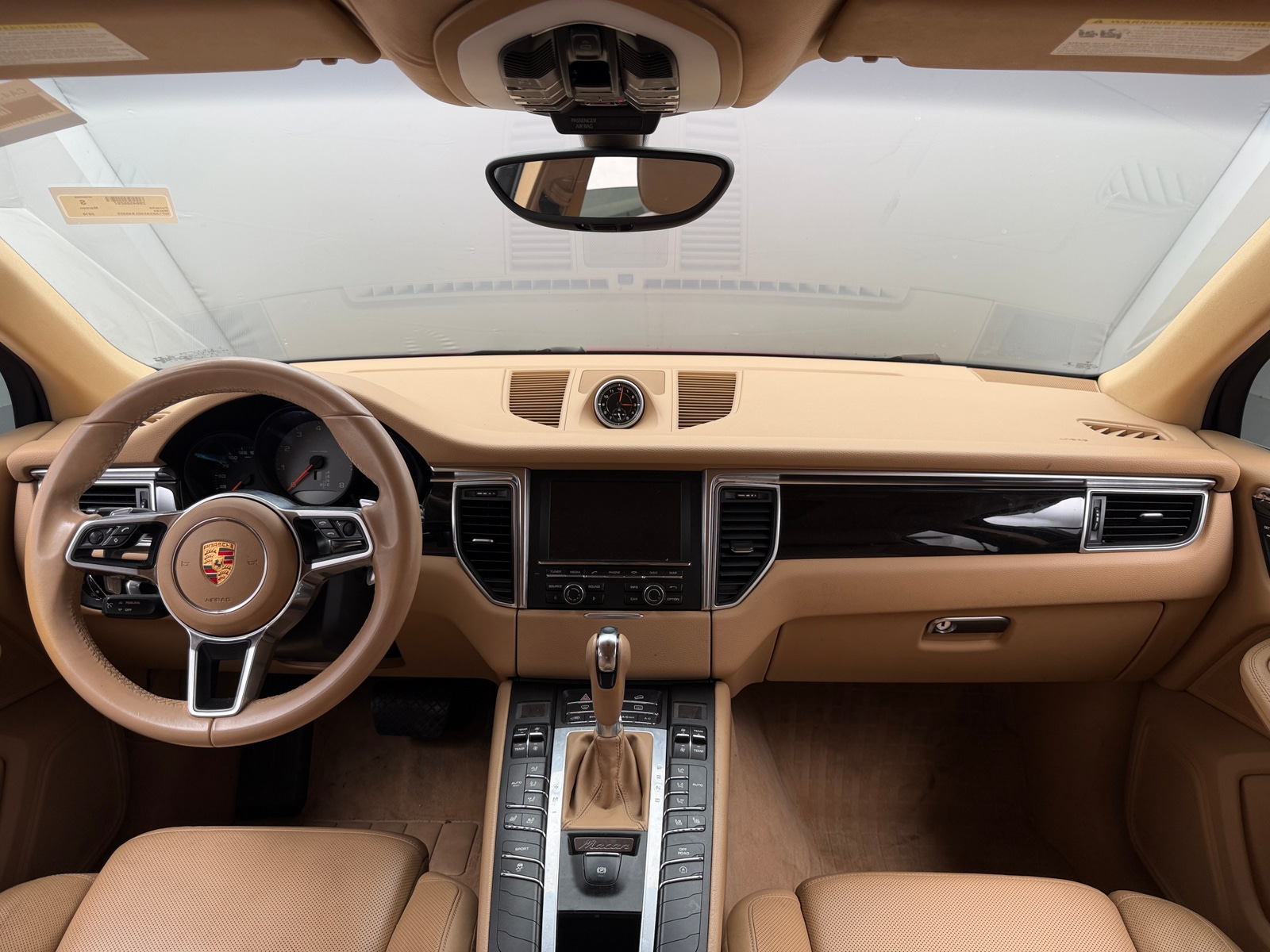 Thumbnail: 2016 Porsche Macan - 2