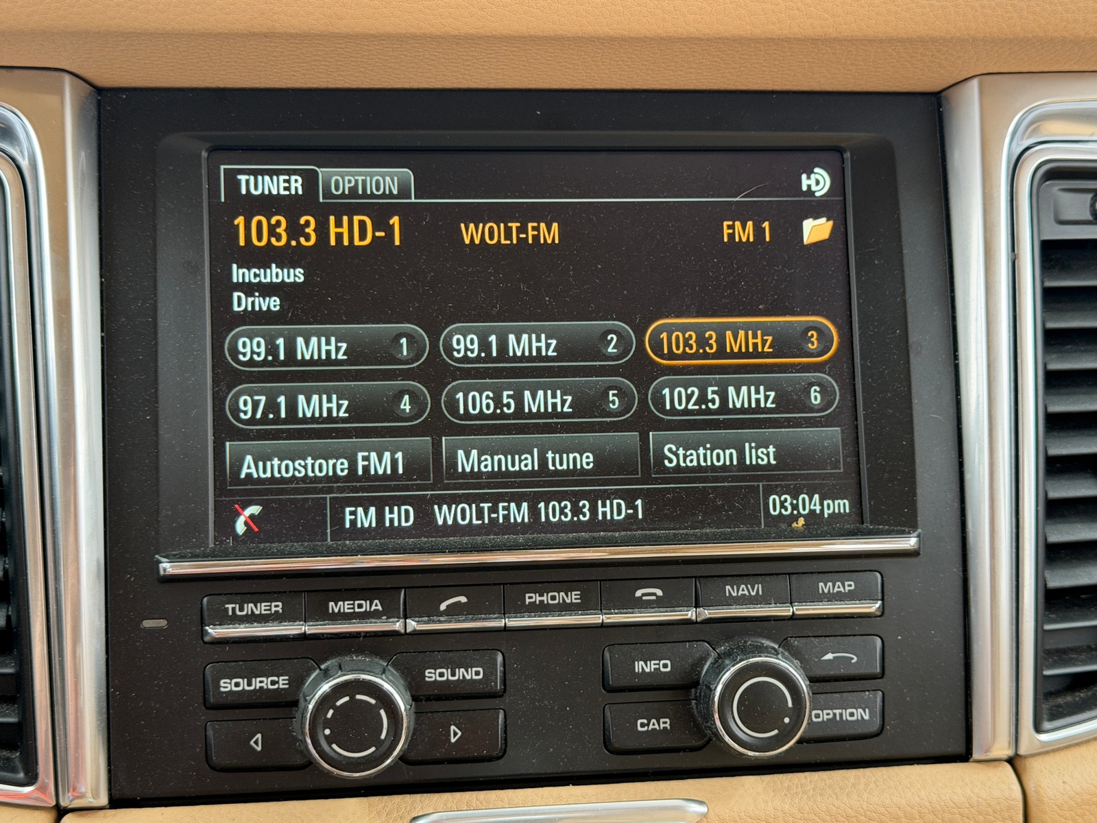 Thumbnail: 2016 Porsche Macan - 3