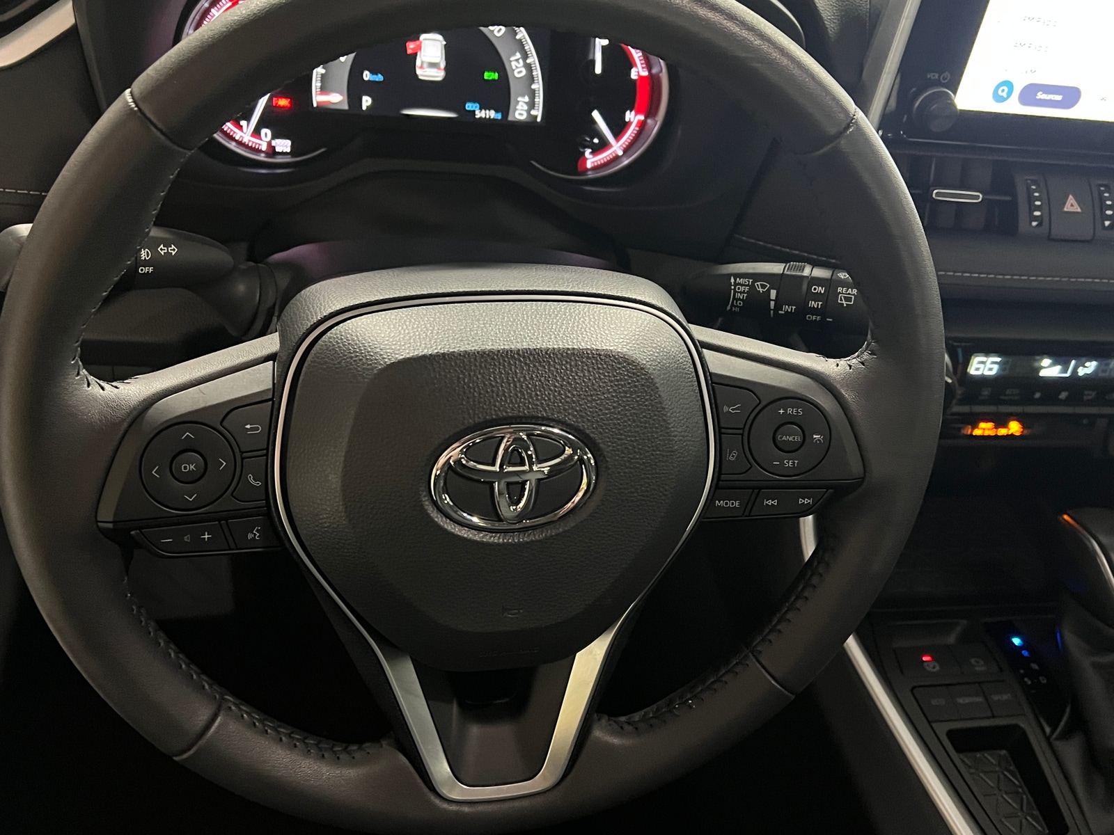 Thumbnail: 2025 Toyota RAV4 - 4