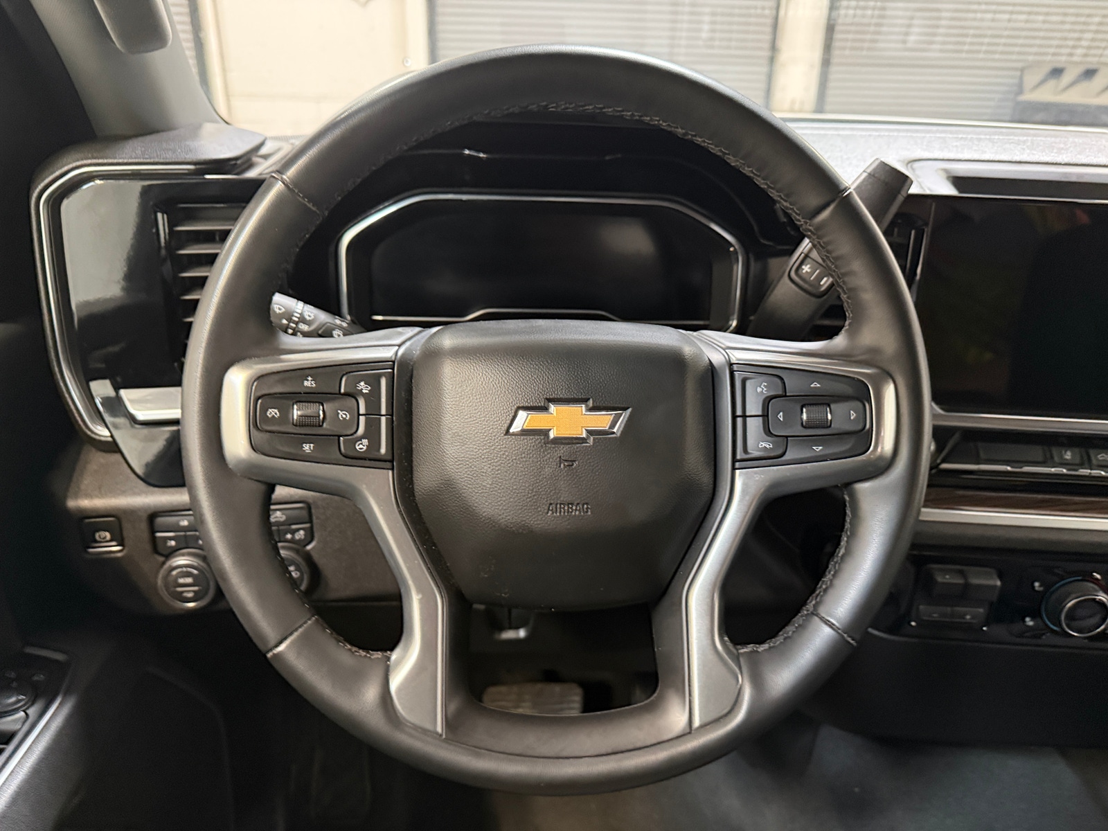 Thumbnail: 2025 Chevrolet Silverado 2500 - 5