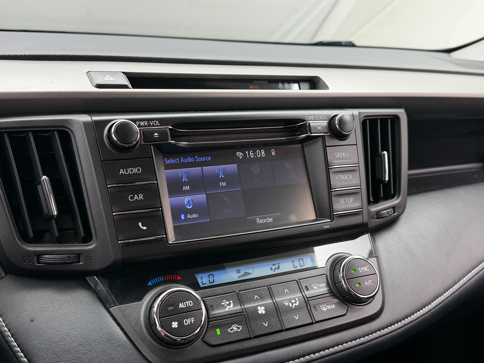 Thumbnail: 2018 Toyota RAV4 - 4