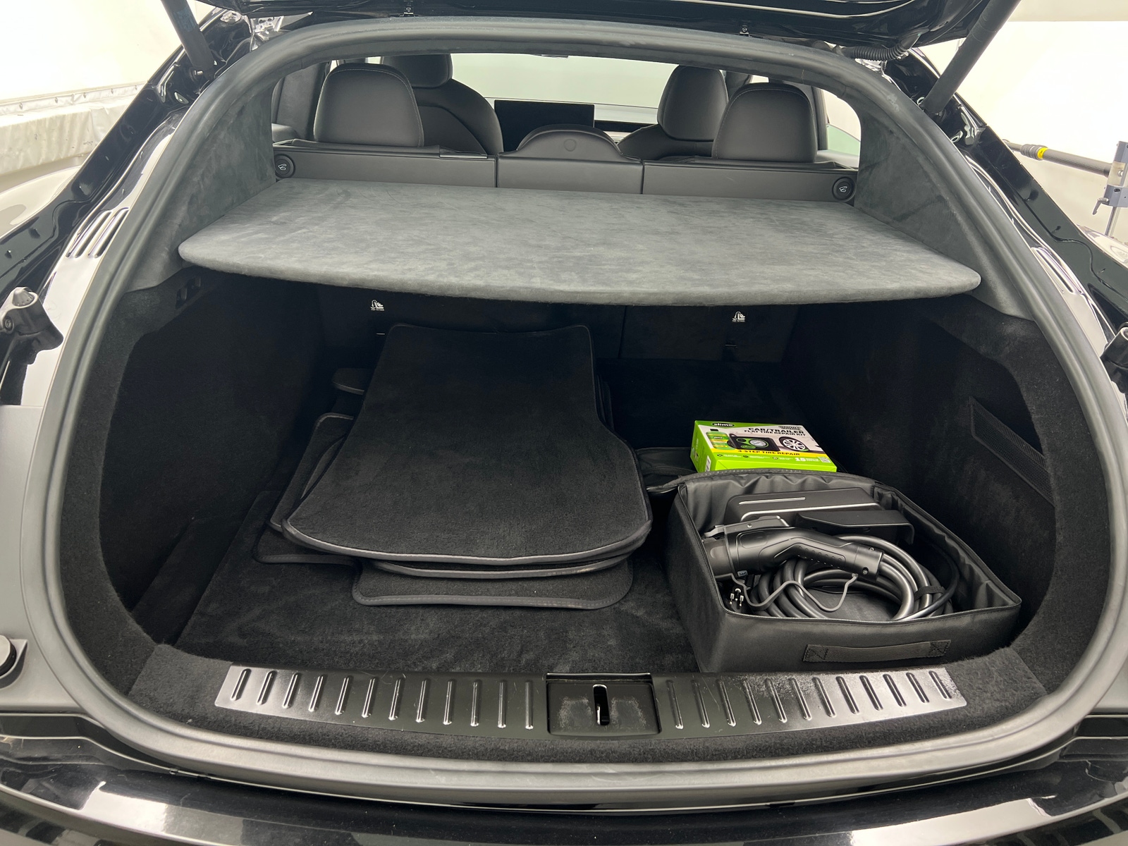 Thumbnail: 2022 Tesla Model S - 6