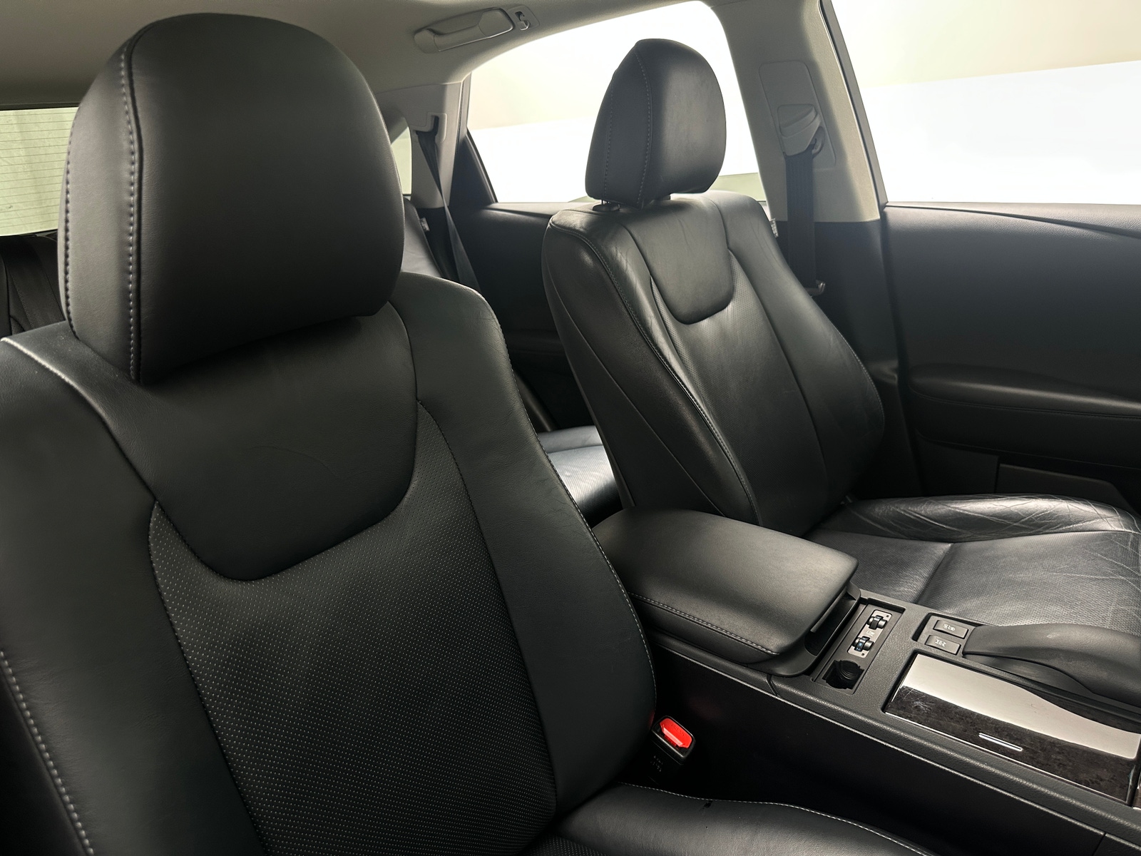 Thumbnail: 2015 Lexus RX - 2
