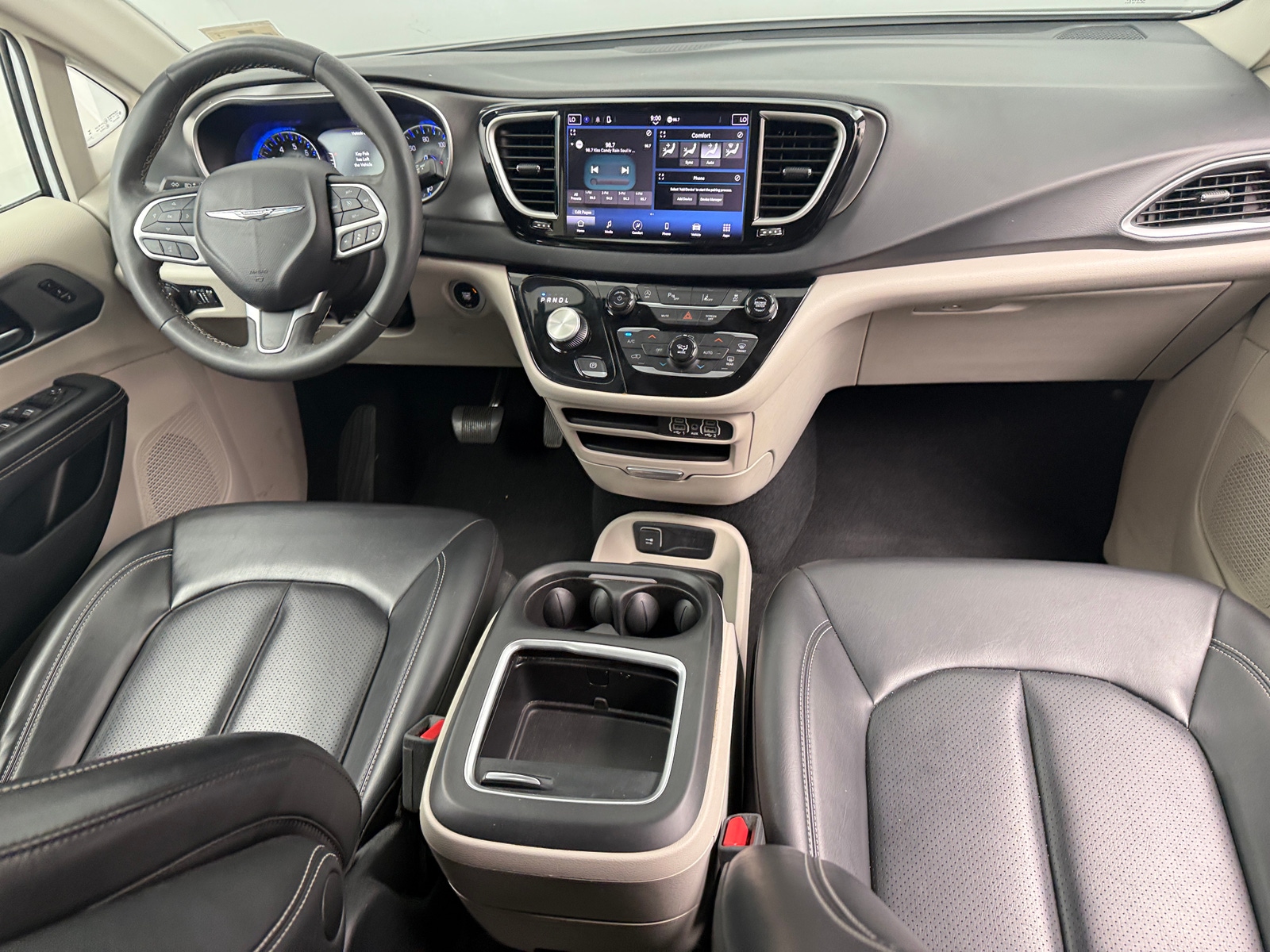 Thumbnail: 2023 Chrysler Pacifica - 2