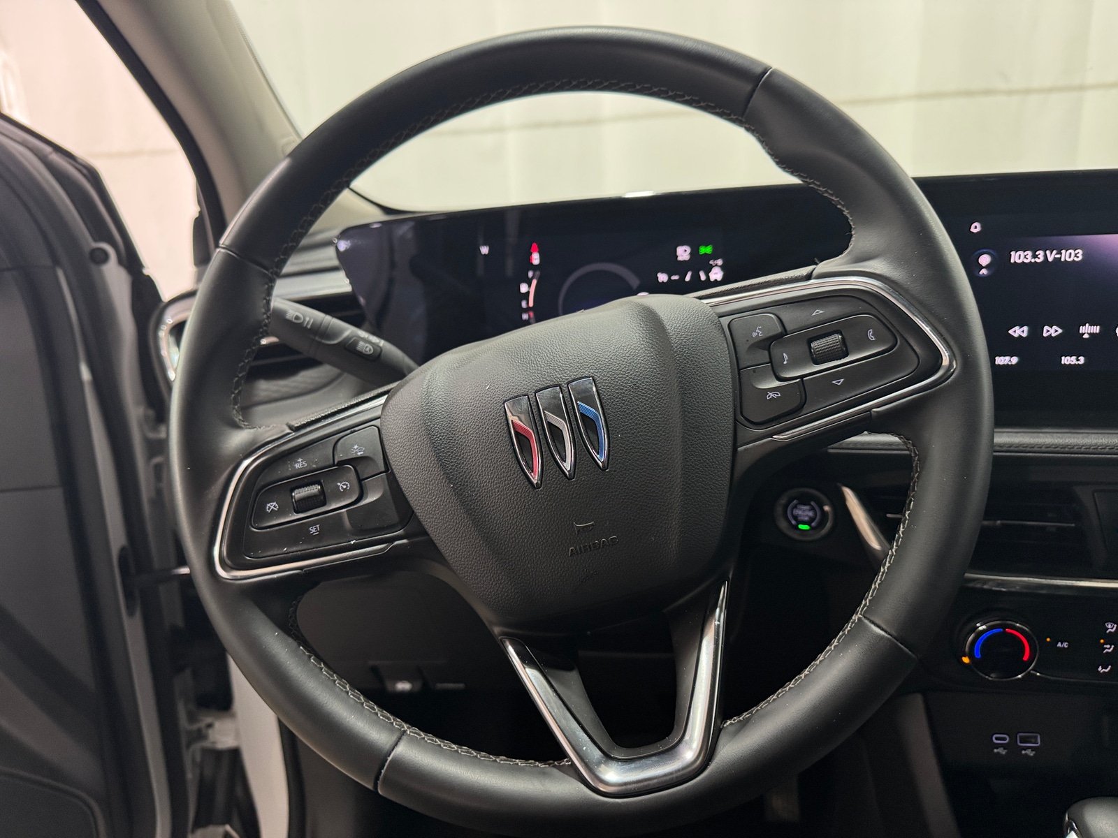 Thumbnail: 2025 Buick Encore GX - 4