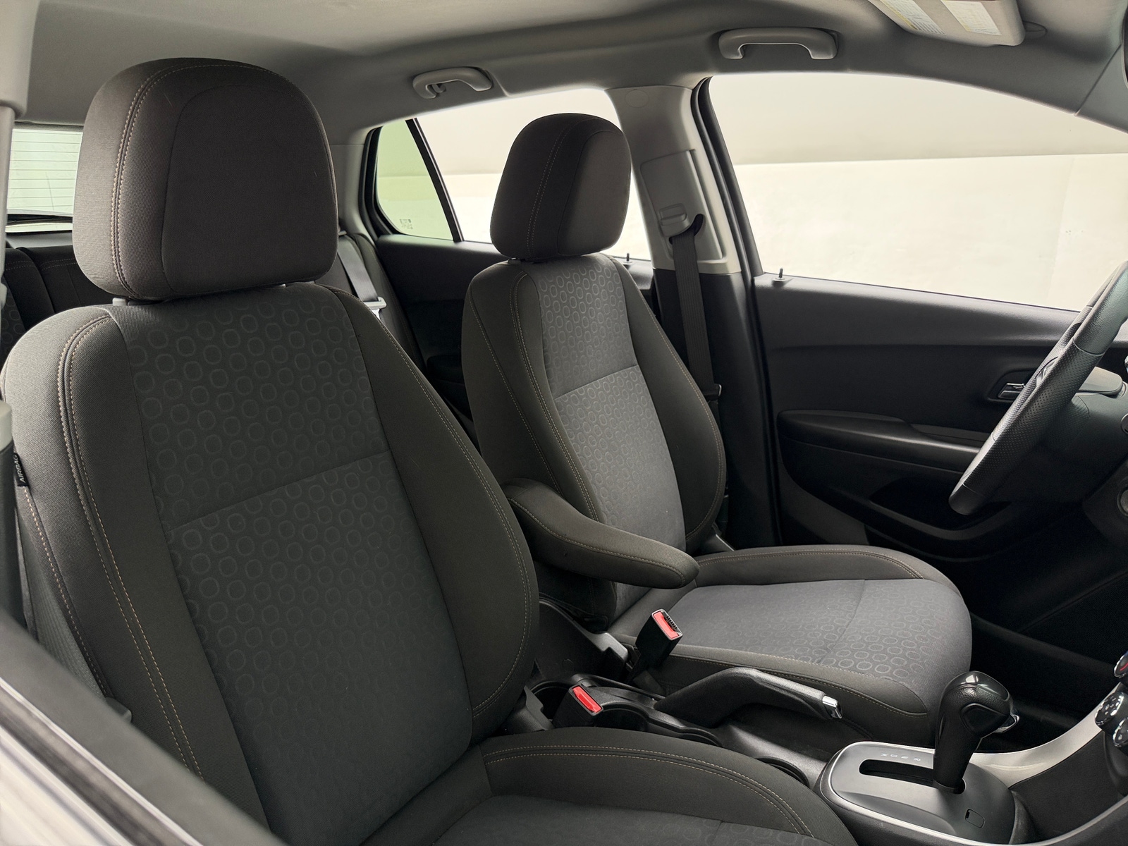Thumbnail: 2022 Chevrolet Trax - 2