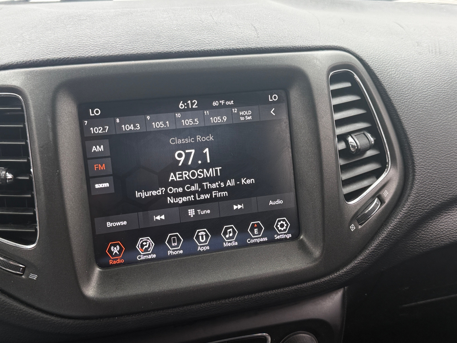 Thumbnail: 2020 Jeep Compass - 3