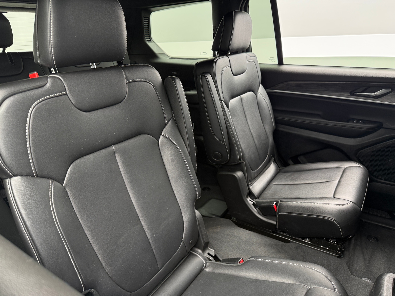 Thumbnail: 2024 Jeep Grand Cherokee L - 5