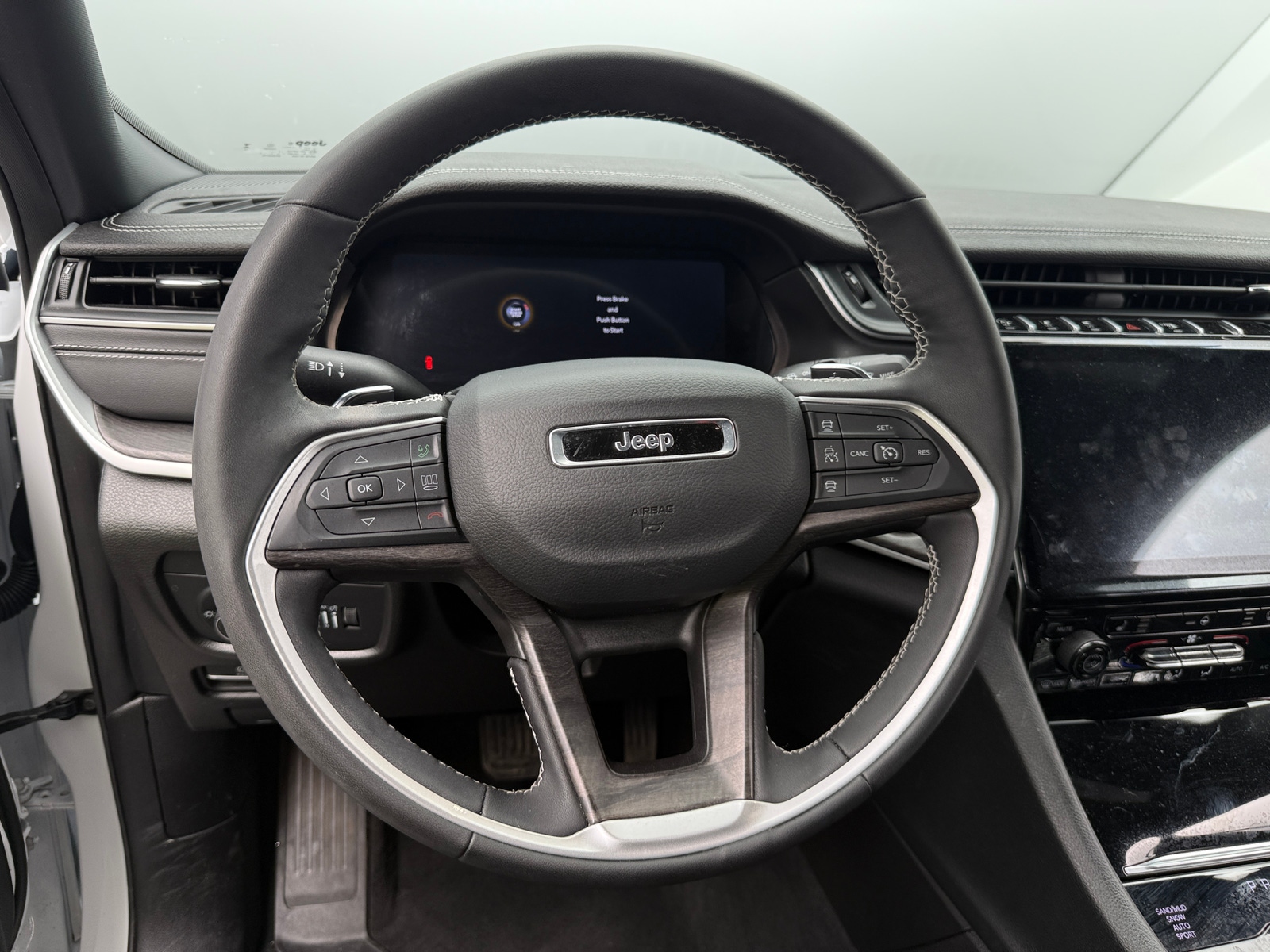 Thumbnail: 2024 Jeep Grand Cherokee L - 4