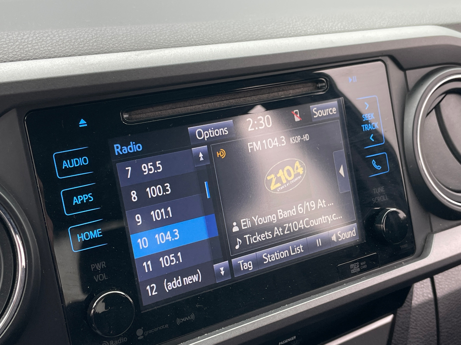 Thumbnail: 2017 Toyota Tacoma - 4