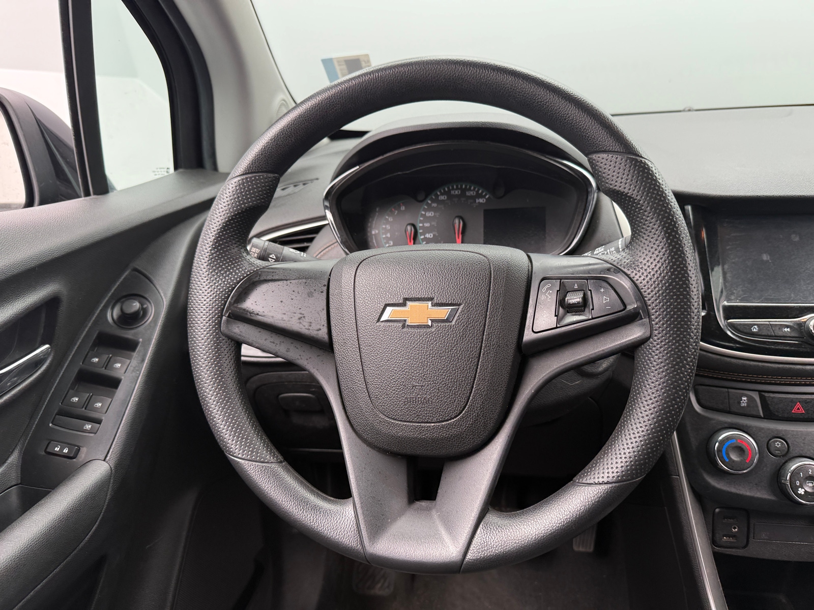 Thumbnail: 2017 Chevrolet Trax - 5