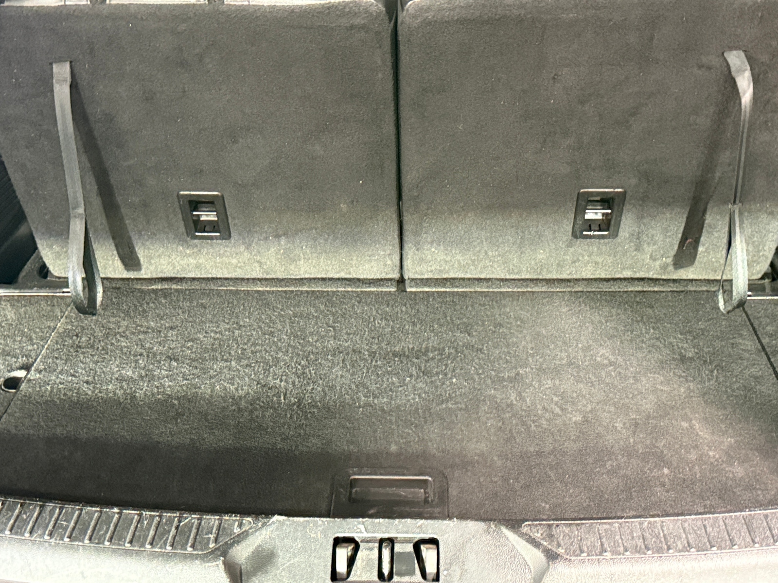 Thumbnail: 2022 Ford Explorer - 6