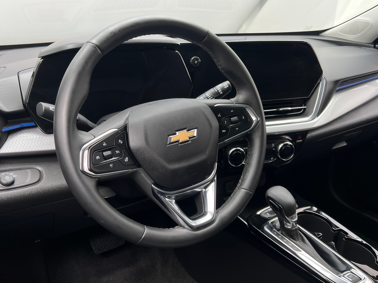Thumbnail: 2025 Chevrolet Trax - 5