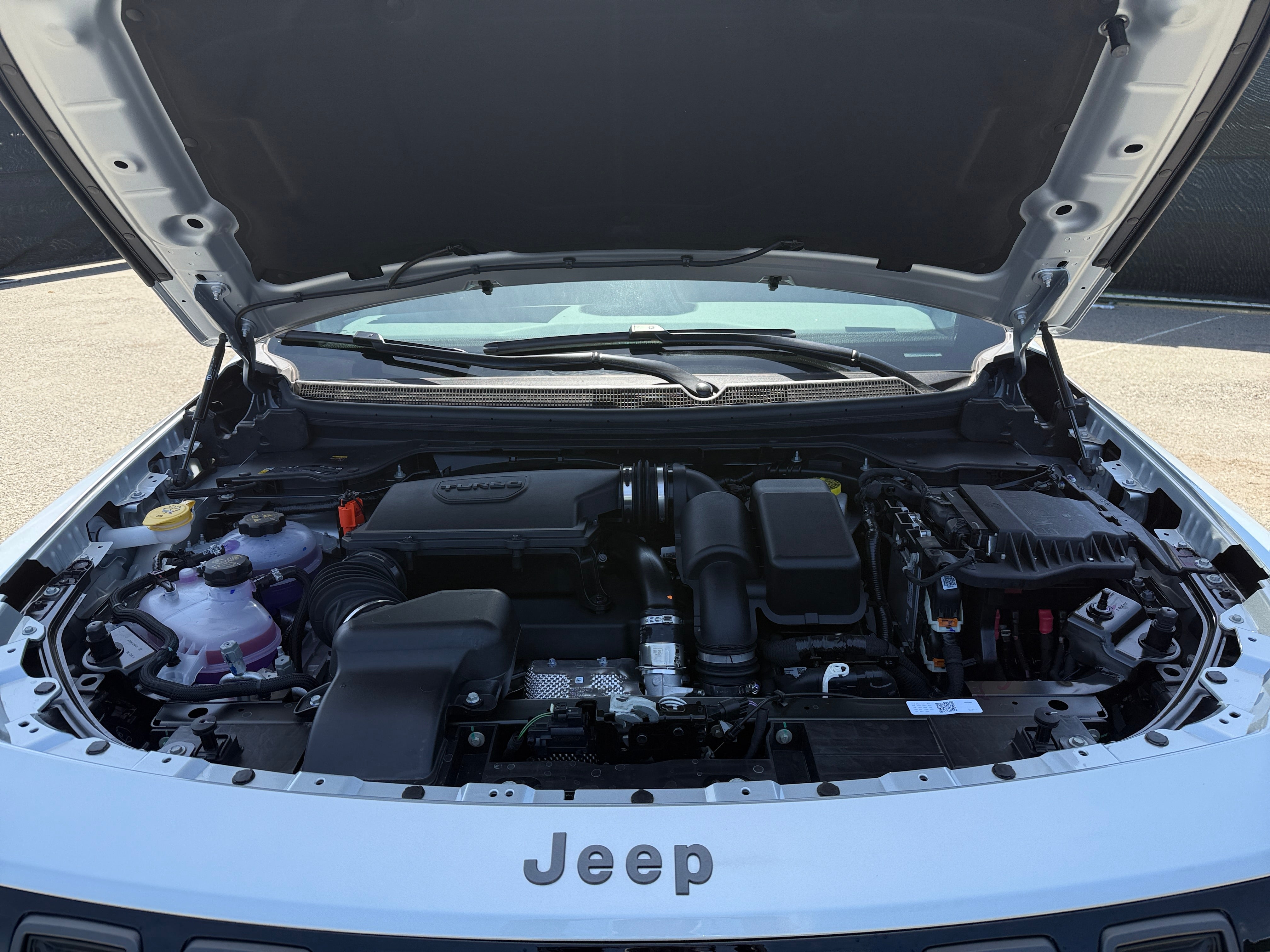 2026 Jeep Cherokee Laredo HEV 4X4's photo