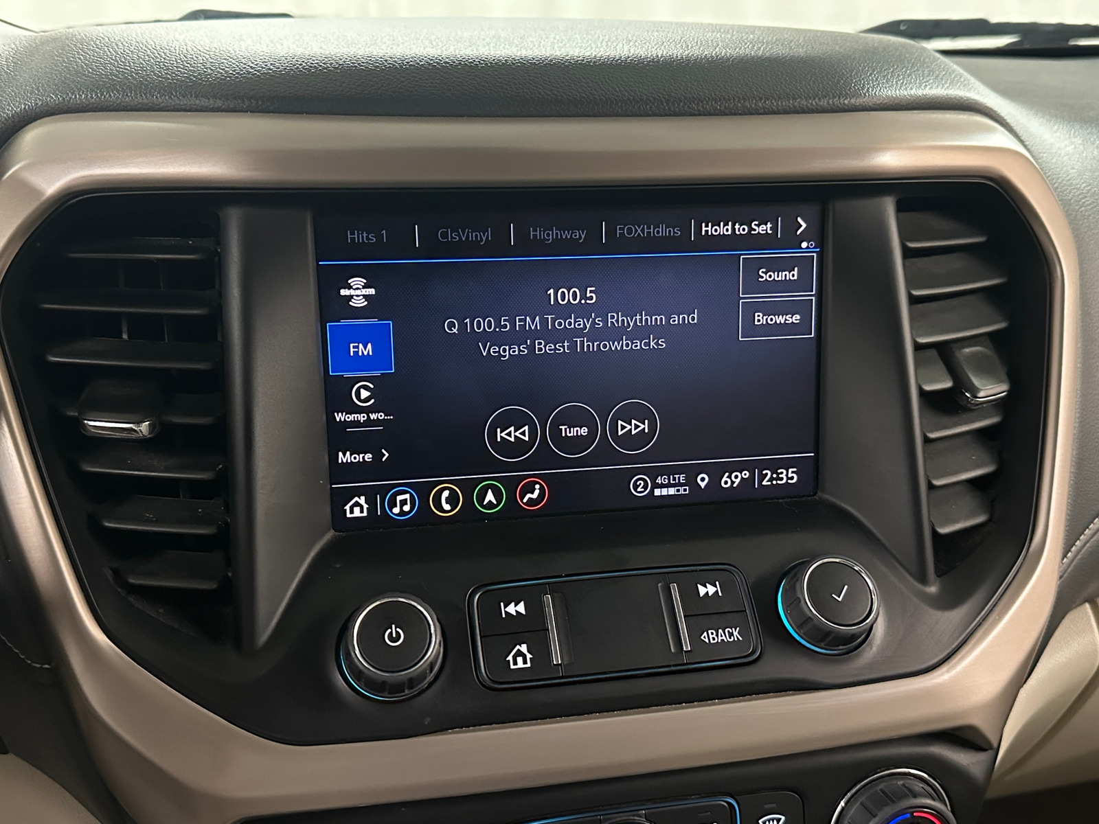 Thumbnail: 2023 GMC Acadia - 3