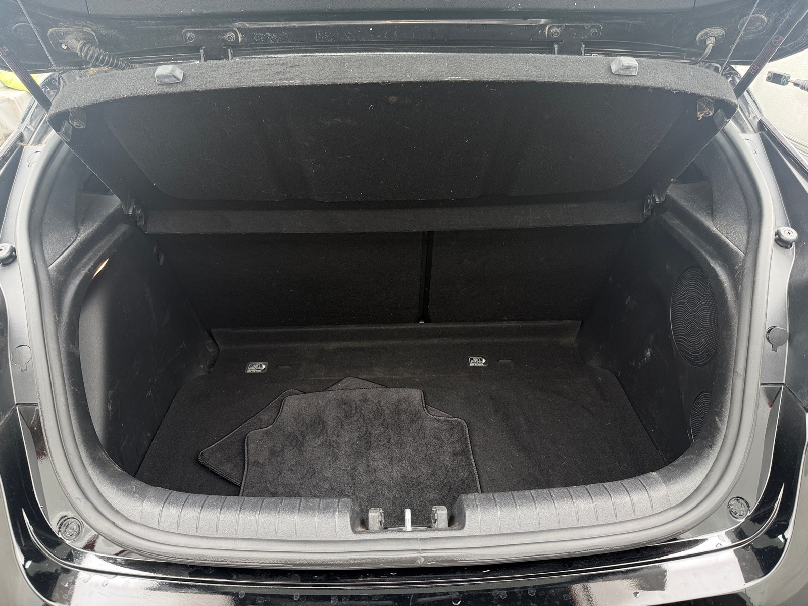 Thumbnail: 2019 Hyundai Veloster - 7