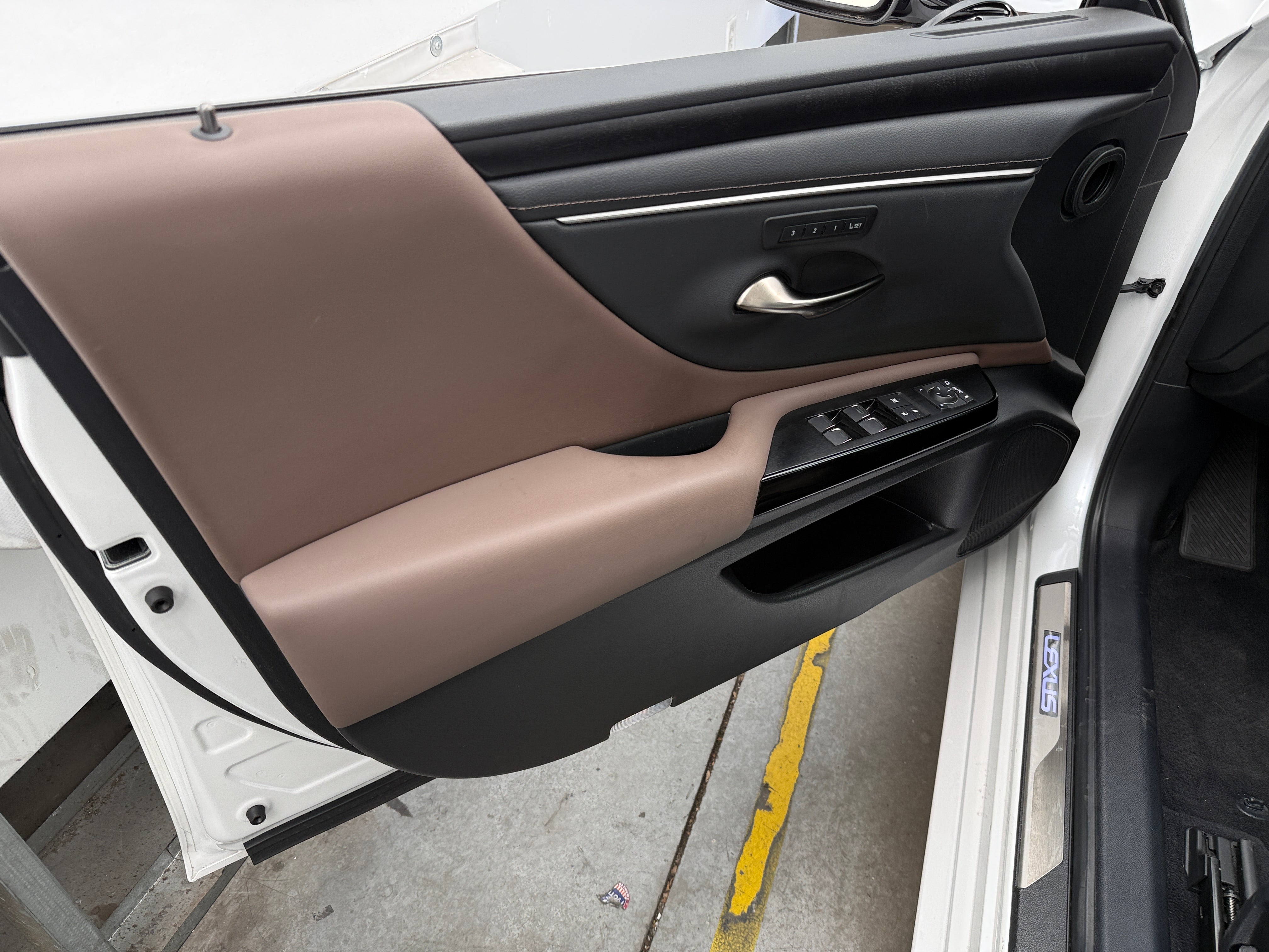 2023 Lexus ES Hybrid