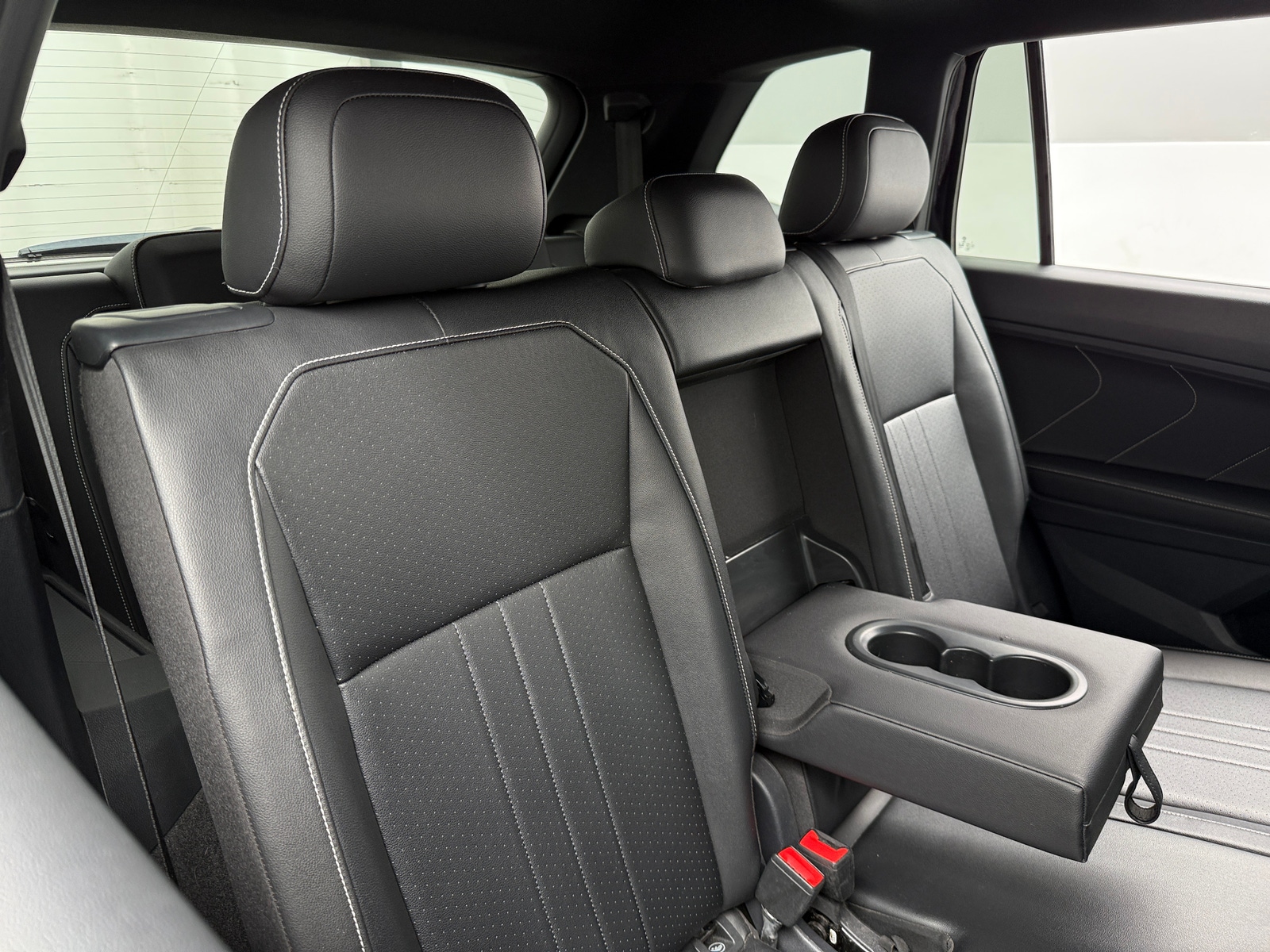 Thumbnail: 2022 Volkswagen Tiguan - 5