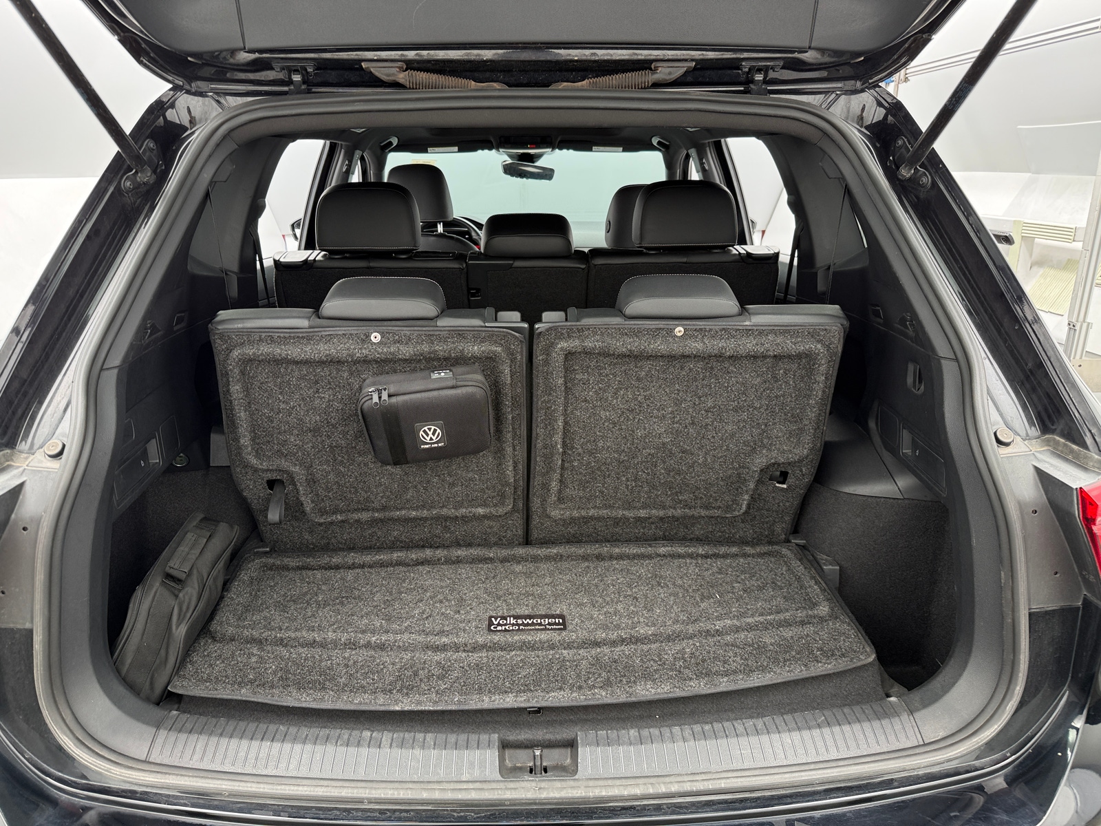 Thumbnail: 2022 Volkswagen Tiguan - 6