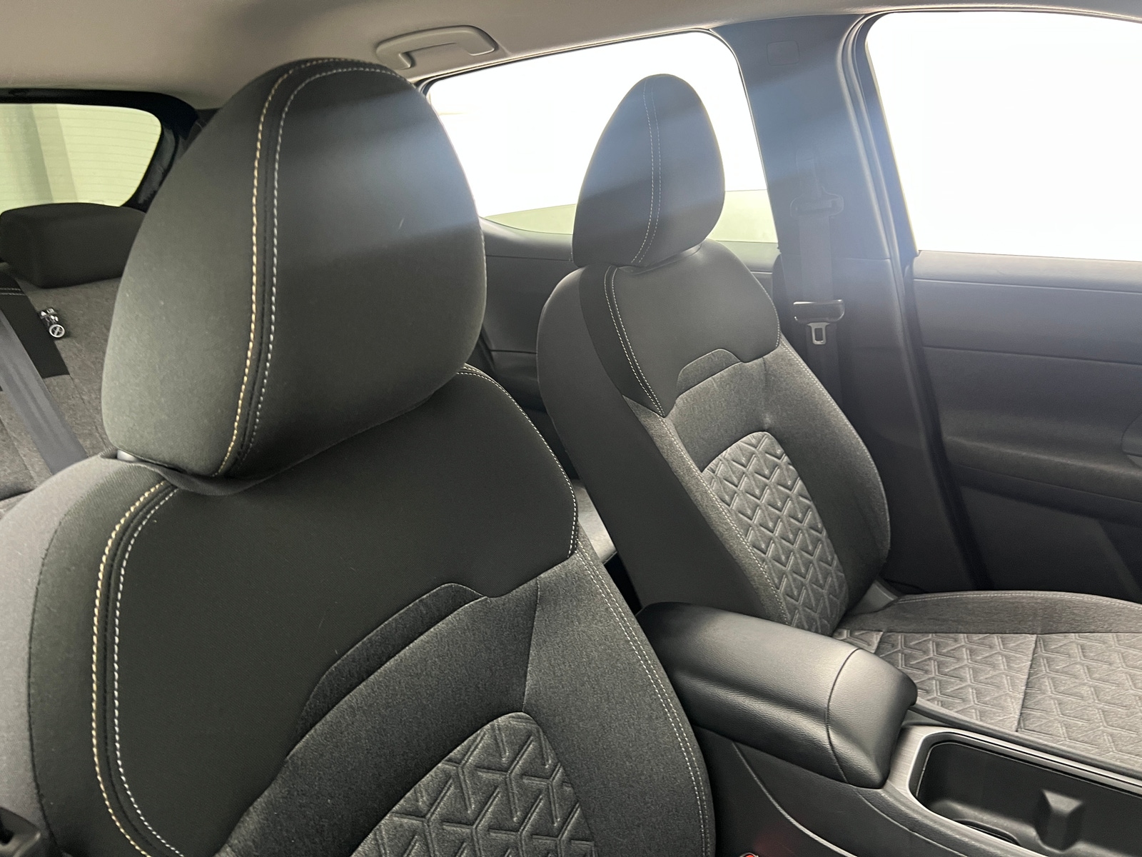 Thumbnail: 2025 Nissan Kicks - 2