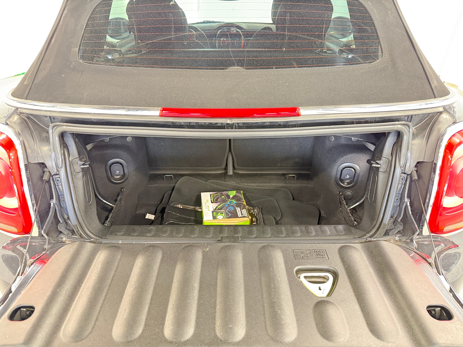 Thumbnail: 2016 MINI Cooper Convertible - 7