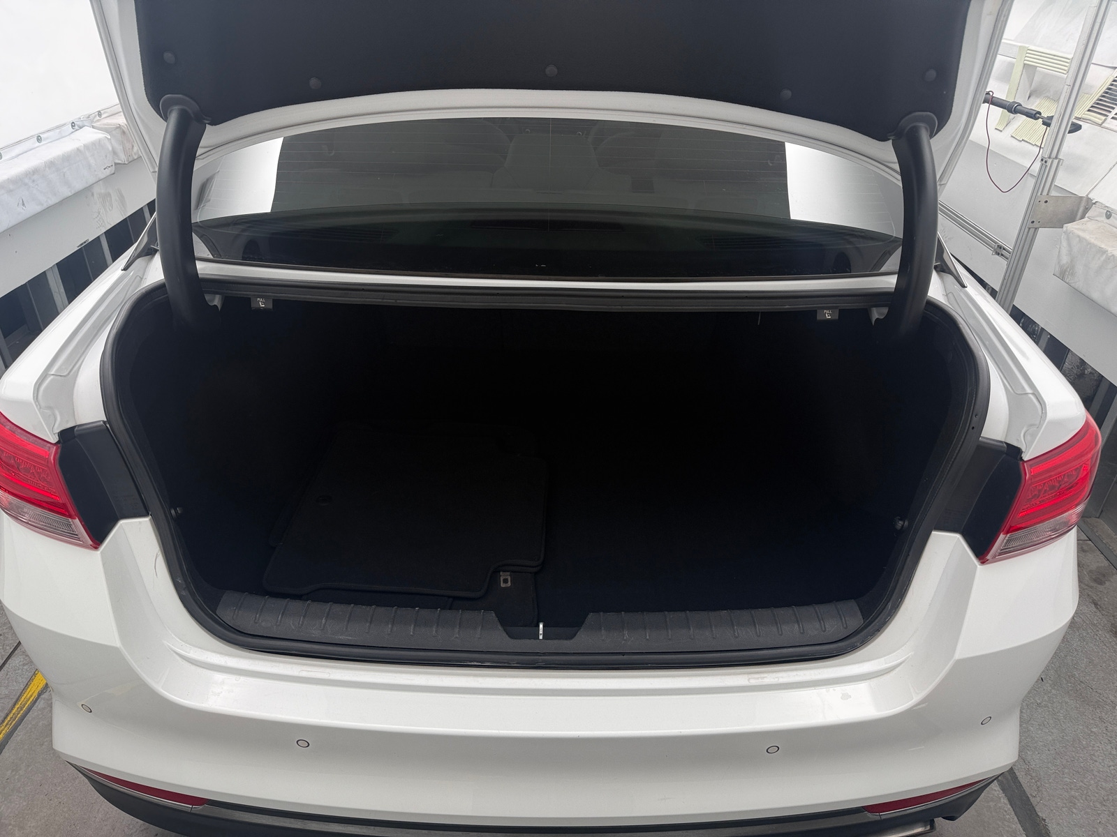 Thumbnail: 2018 Kia Optima - 6