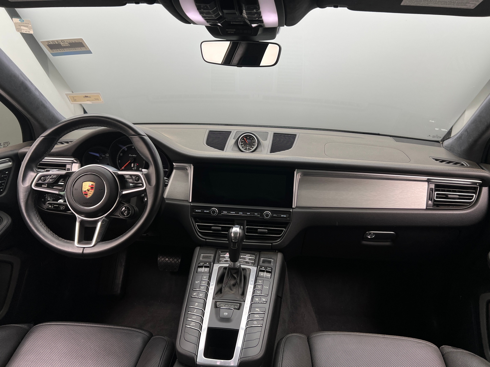 Thumbnail: 2020 Porsche Macan - 2