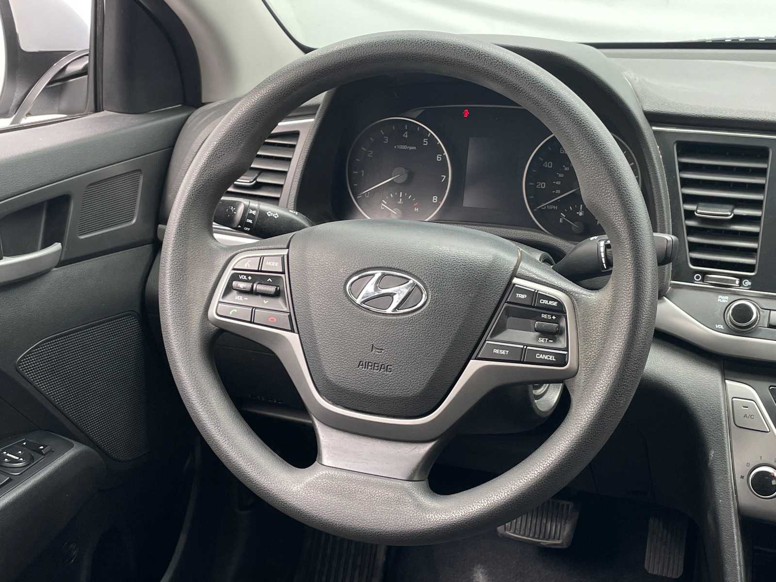 Thumbnail: 2018 Hyundai Elantra - 5