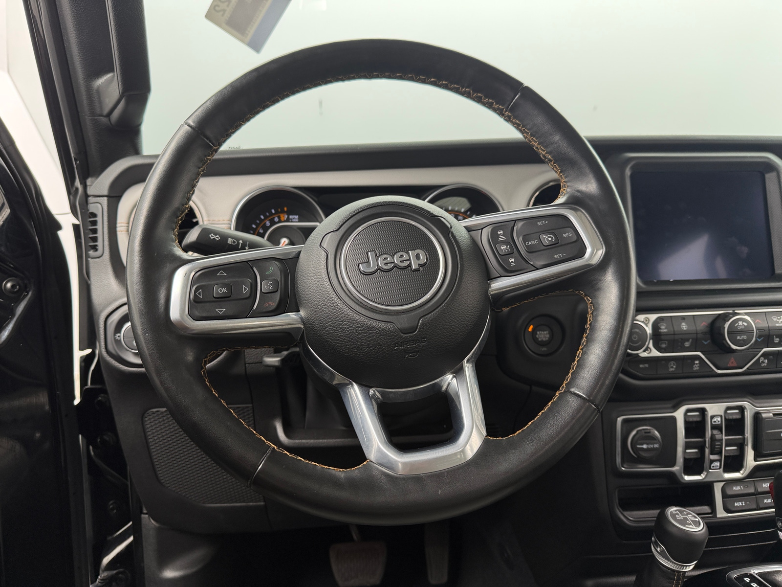 Thumbnail: 2022 Jeep Gladiator - 4