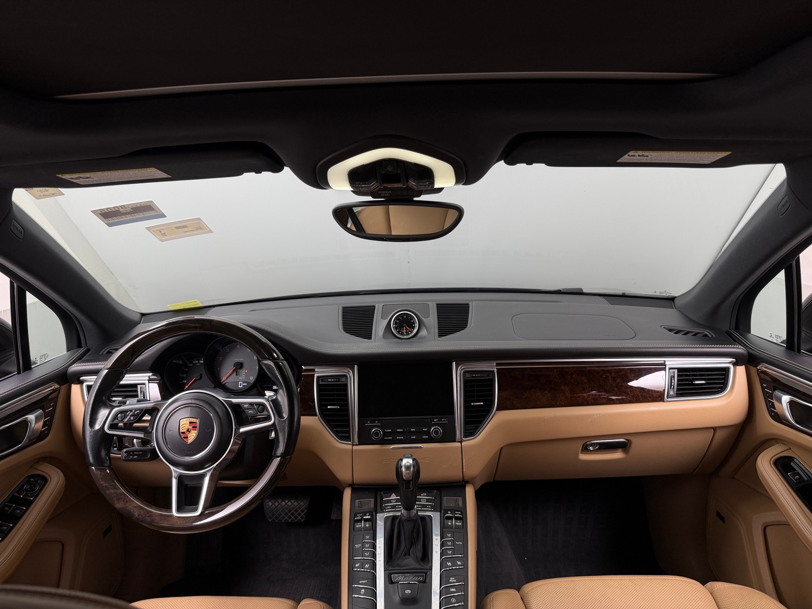 Thumbnail: 2018 Porsche Macan - 2