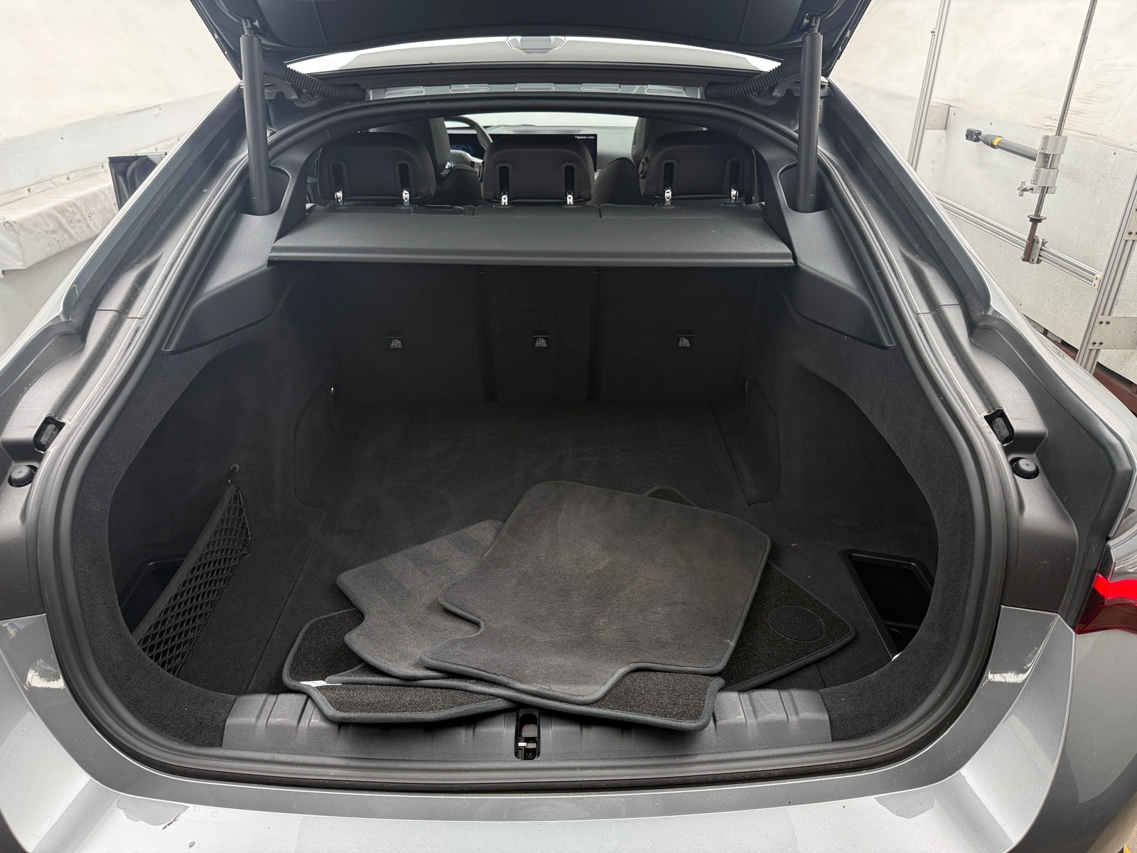 Thumbnail: 2025 BMW i4 - 6