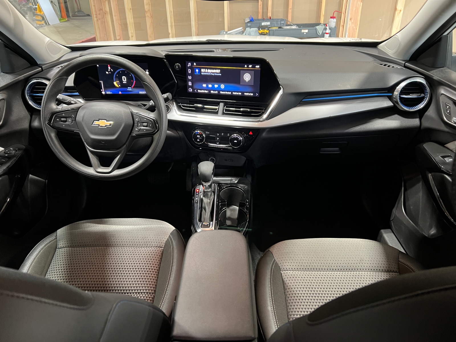 Thumbnail: 2025 Chevrolet Trax - 3