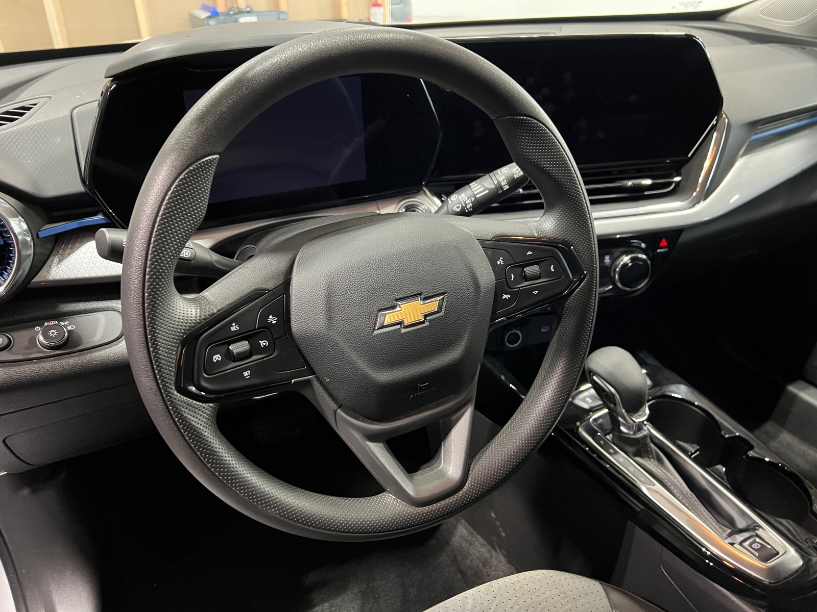 Thumbnail: 2025 Chevrolet Trax - 5