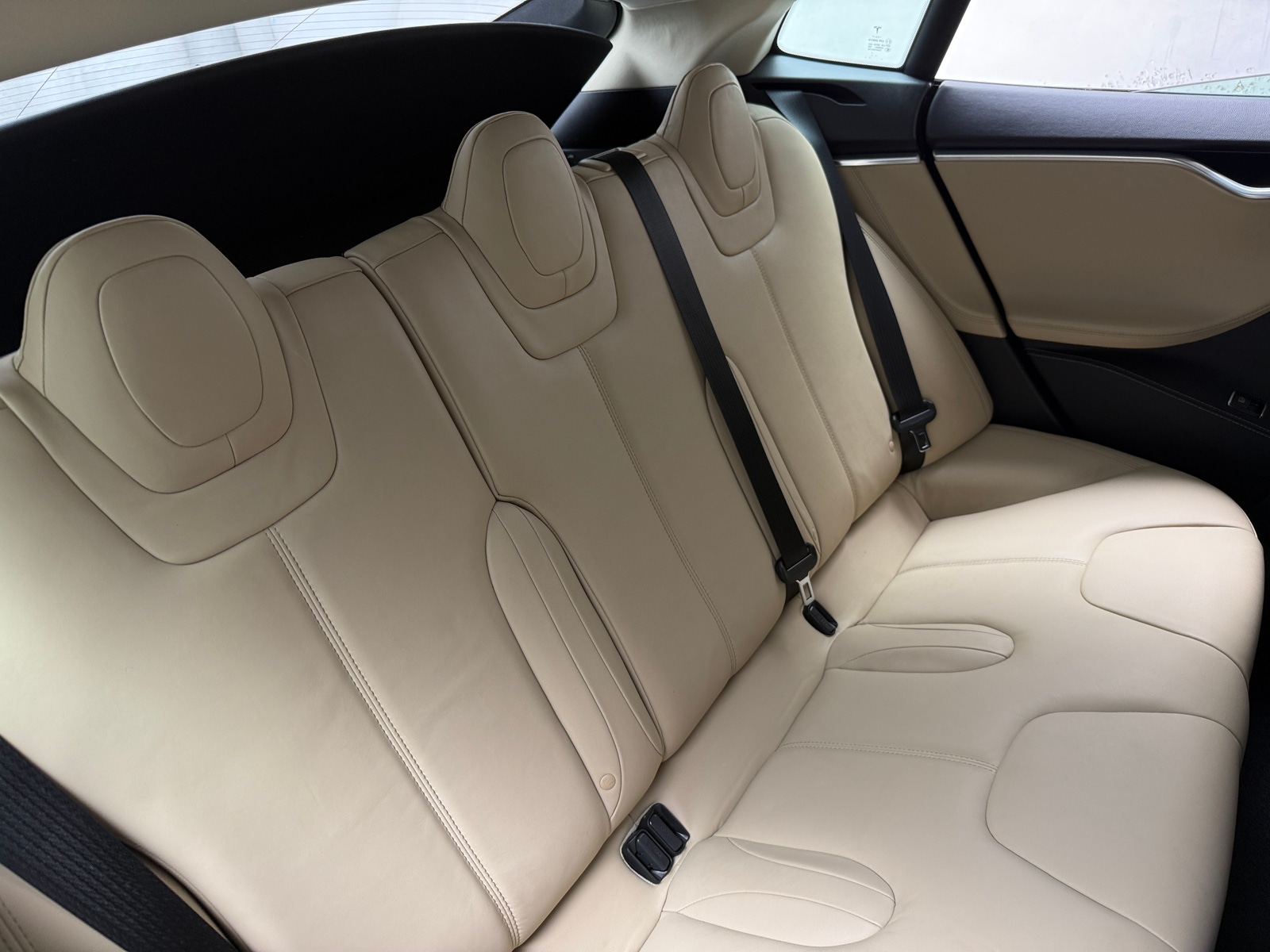 Thumbnail: 2014 Tesla Model S - 5