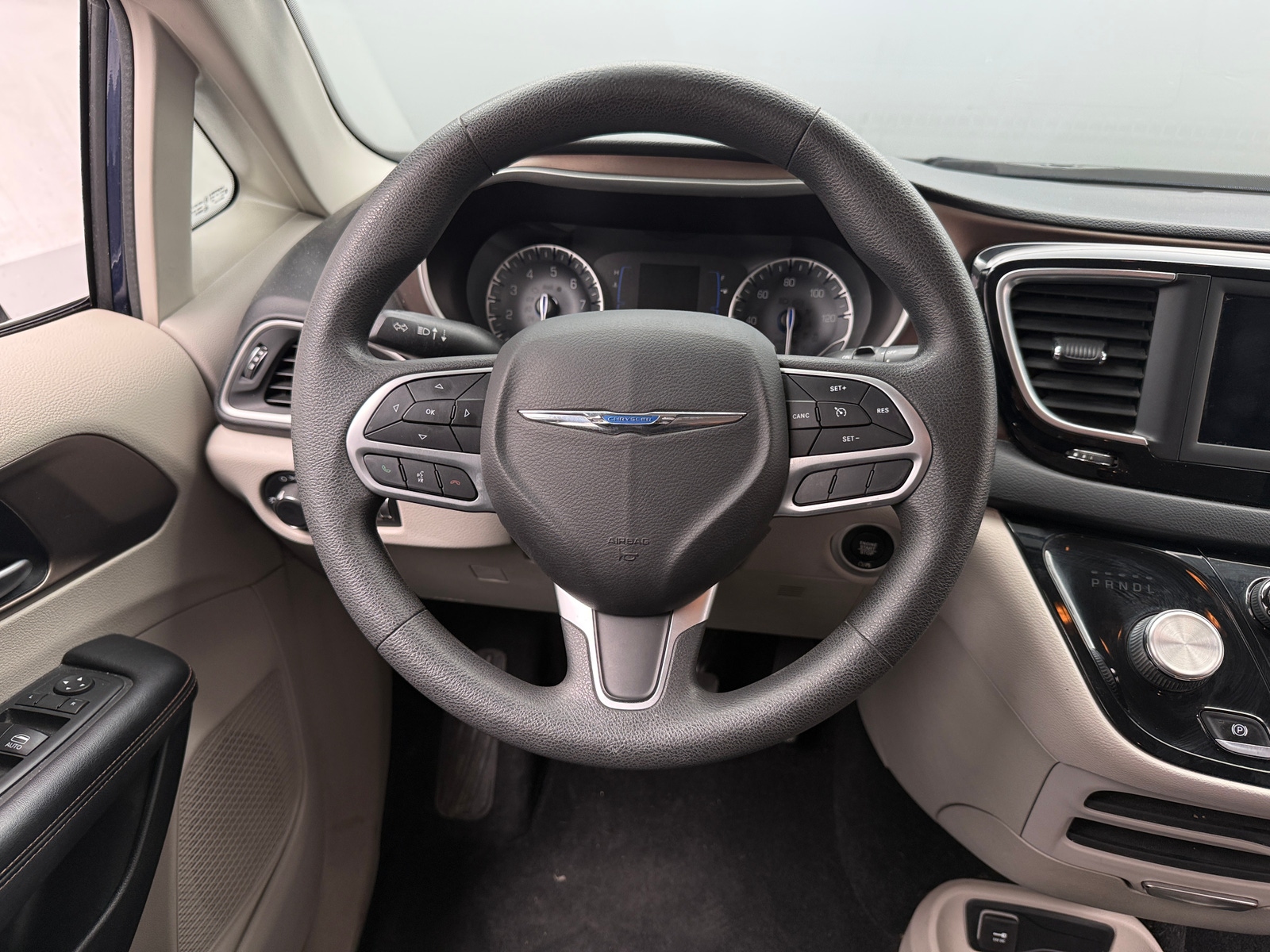 Thumbnail: 2018 Chrysler Pacifica - 5