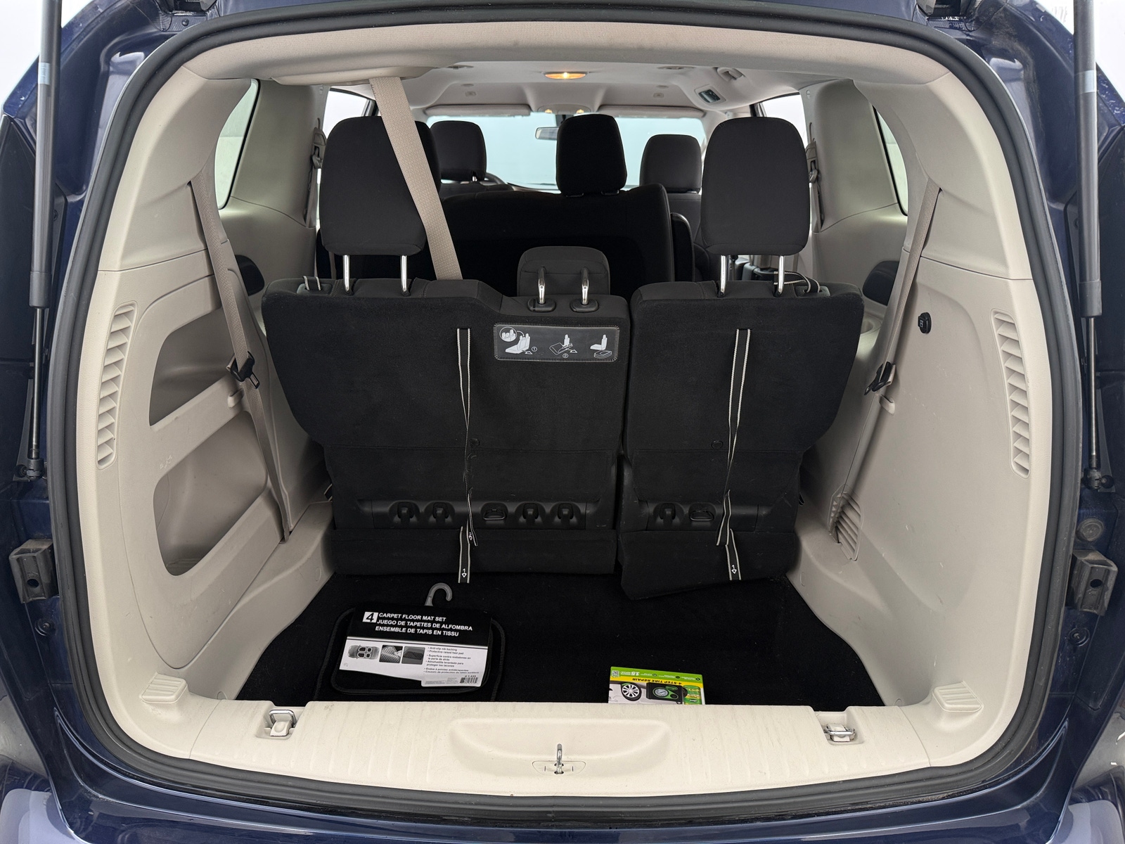 Thumbnail: 2018 Chrysler Pacifica - 7