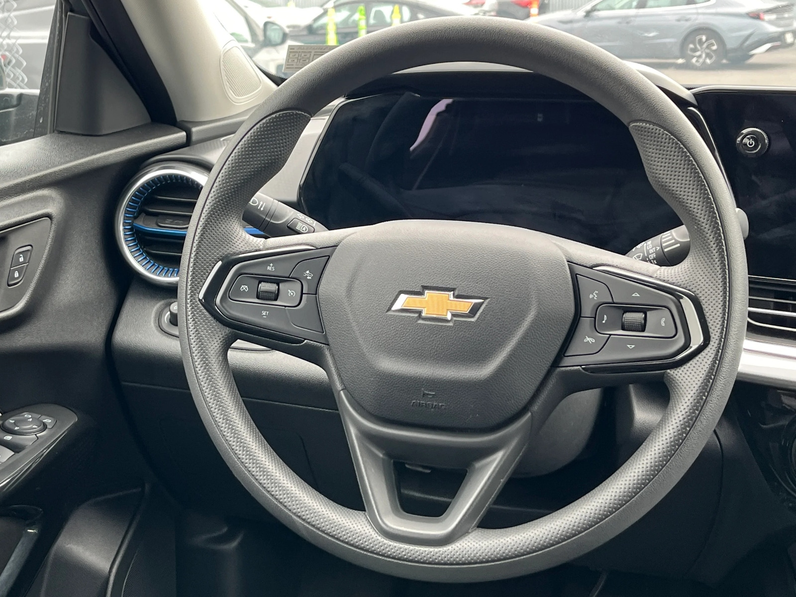 Thumbnail: 2025 Chevrolet Trax - 5